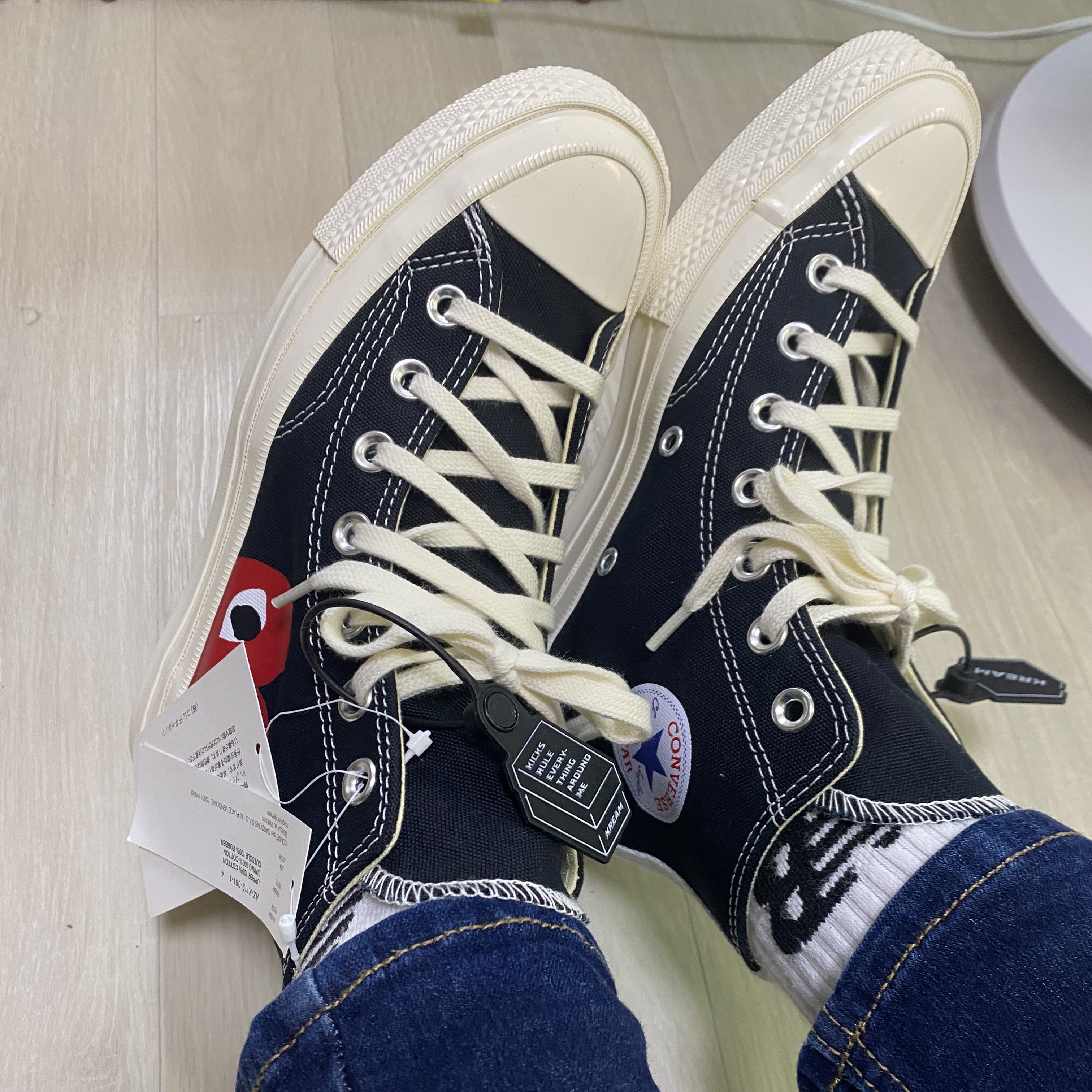 Converse x Play Comme des Garcons Chuck 70 Hi Black 착용 스타일 - 2