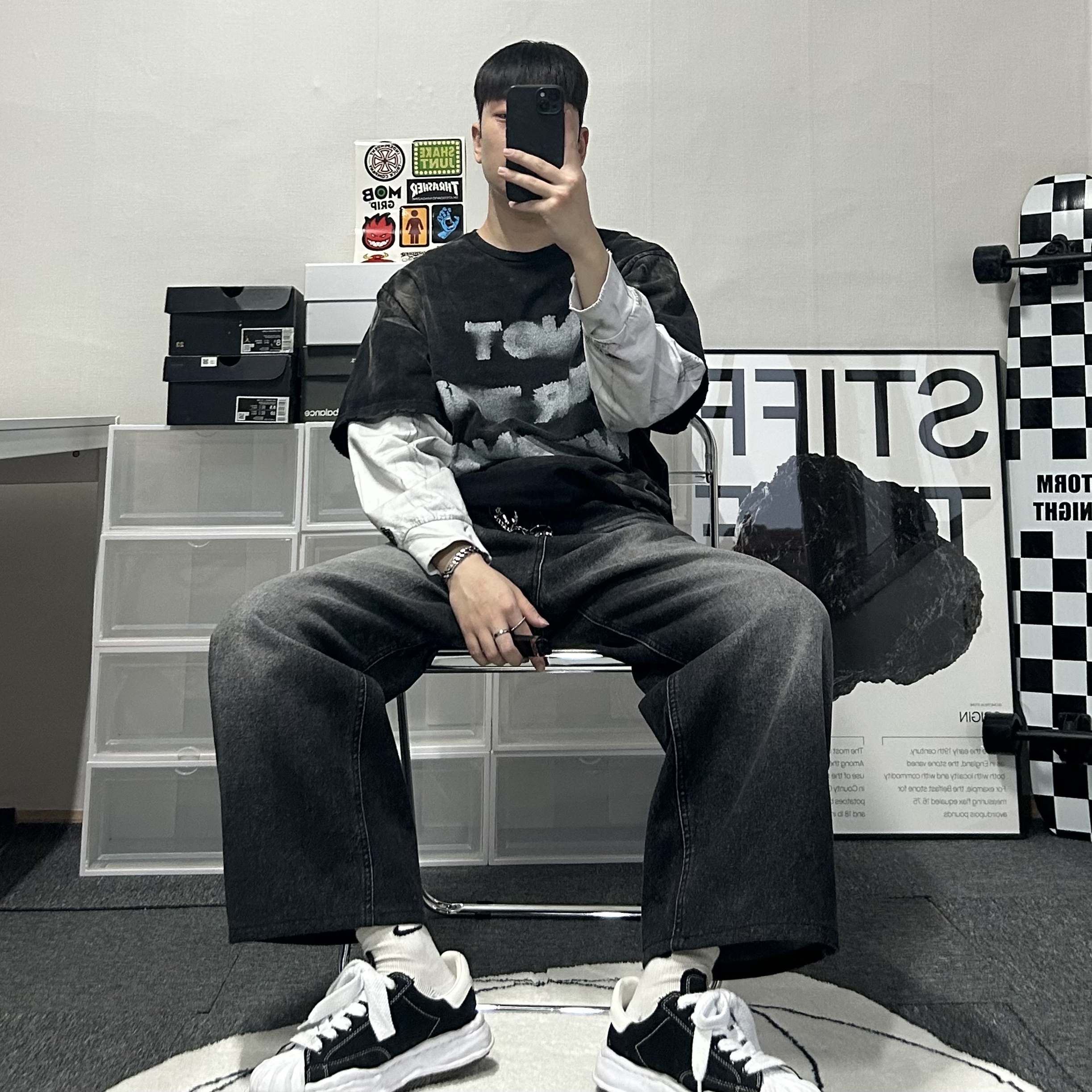 Nos Couleurs Smudge Layered T-Shirt Black 착용 스타일