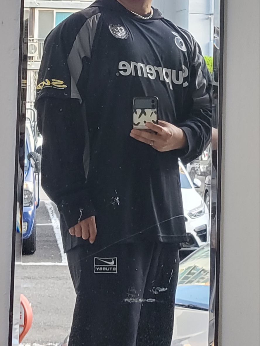 Supreme Hooded Soccer Jersey Black - 23FW, Nike x Drake Nocta Essential Cap Black 착용 스타일 - 1