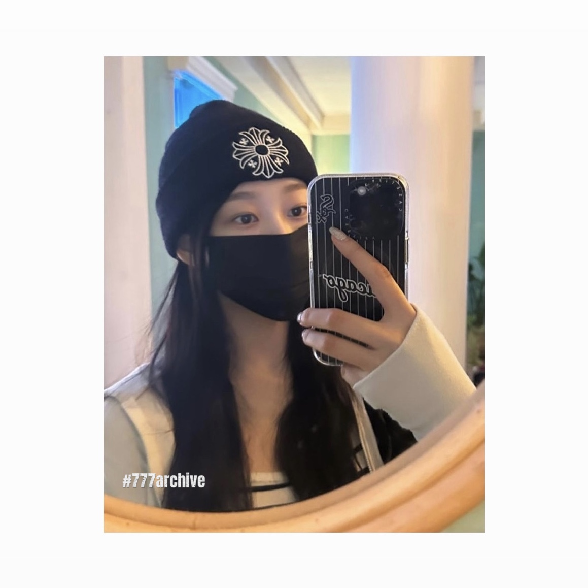 Balenciaga Logo Cap Lead Black, Chrome Hearts Wool Beanie Black White 착용 스타일 - 2