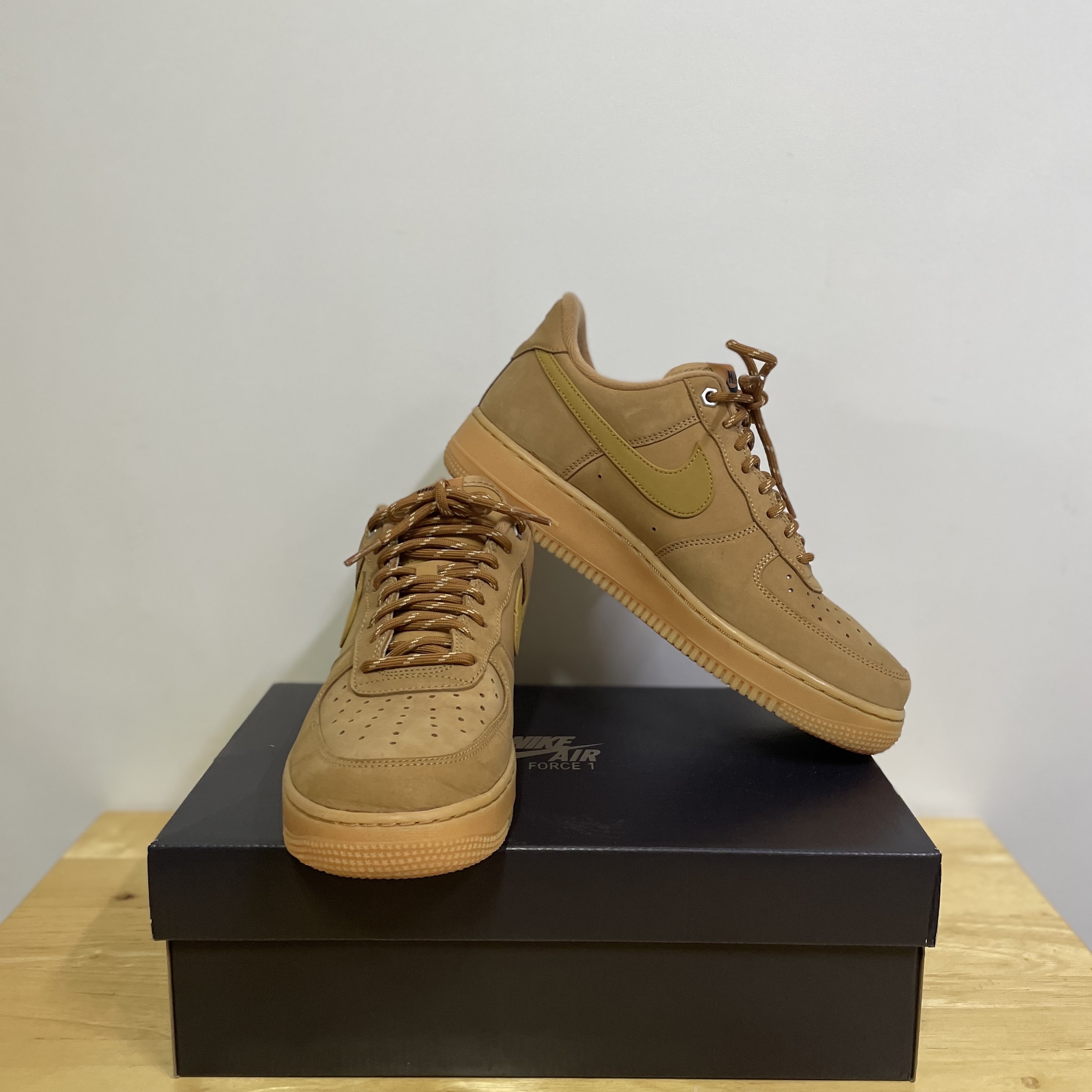 Nike Air Force 1 '07 WB Flax 착용 스타일 - 2
