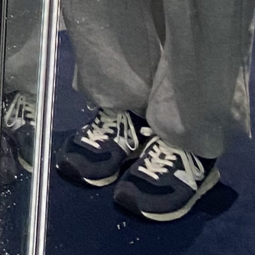 New Balance 574 Heritage Navy 착용 스타일
