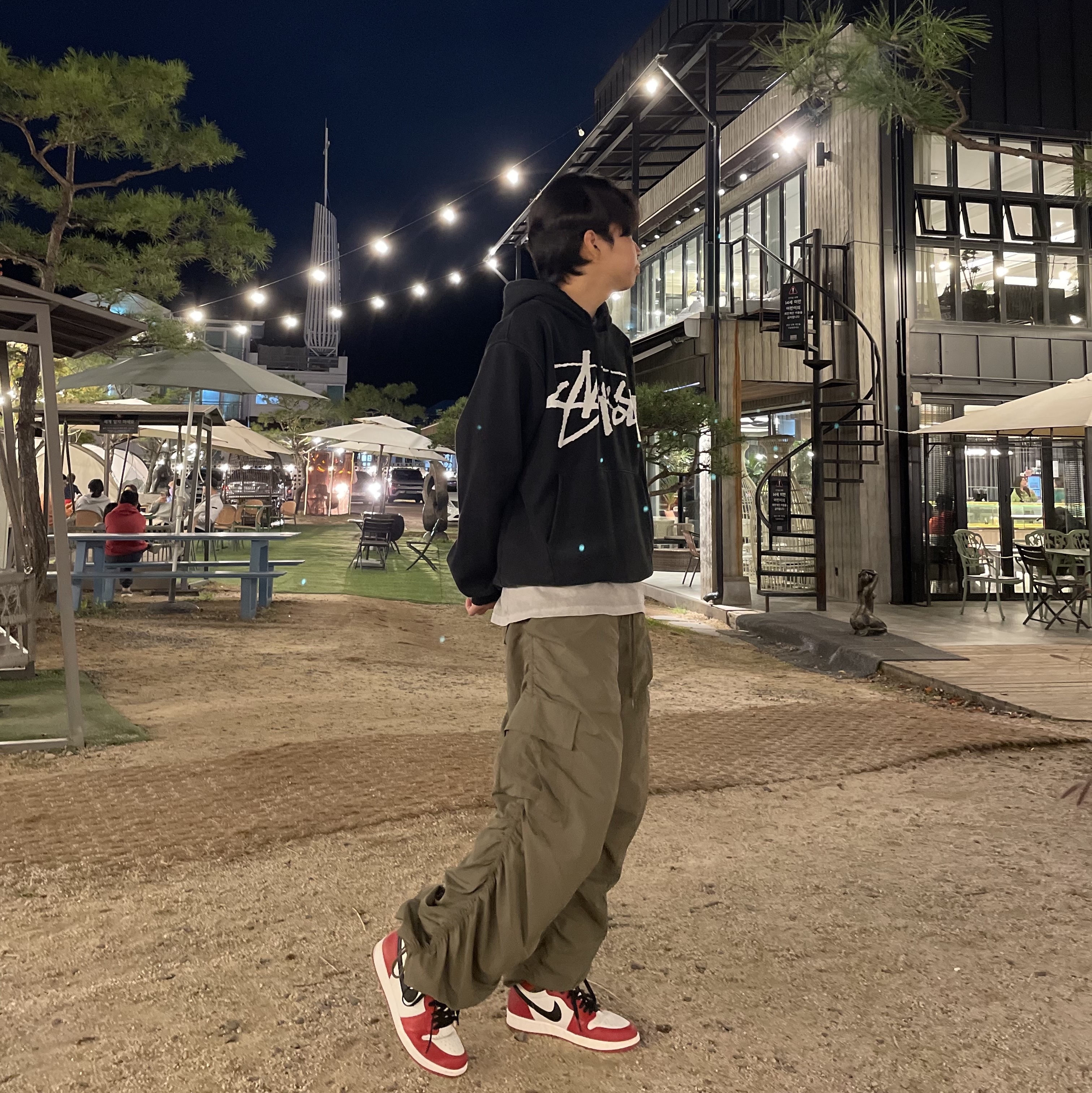 Stussy Big Stock Hoodie Black, Jordan 1 Retro High OG Chicago 2022 착용 스타일