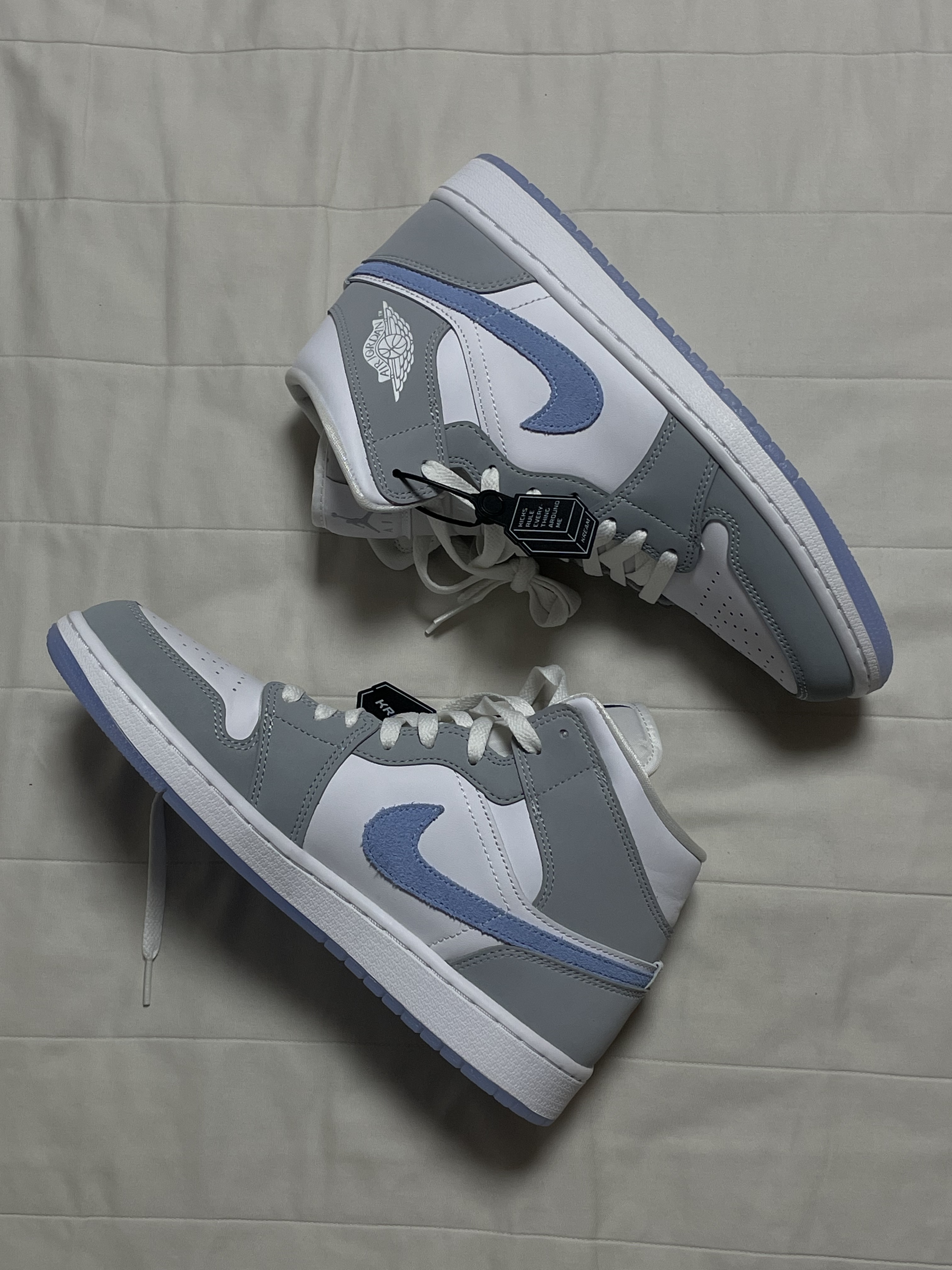 (W) Jordan 1 Mid Wolf Grey 착용 스타일 - 1