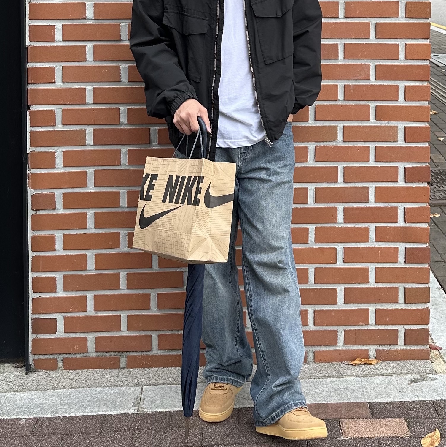 Nike Air Force 1 '07 WB Flax 착용 스타일 - 2