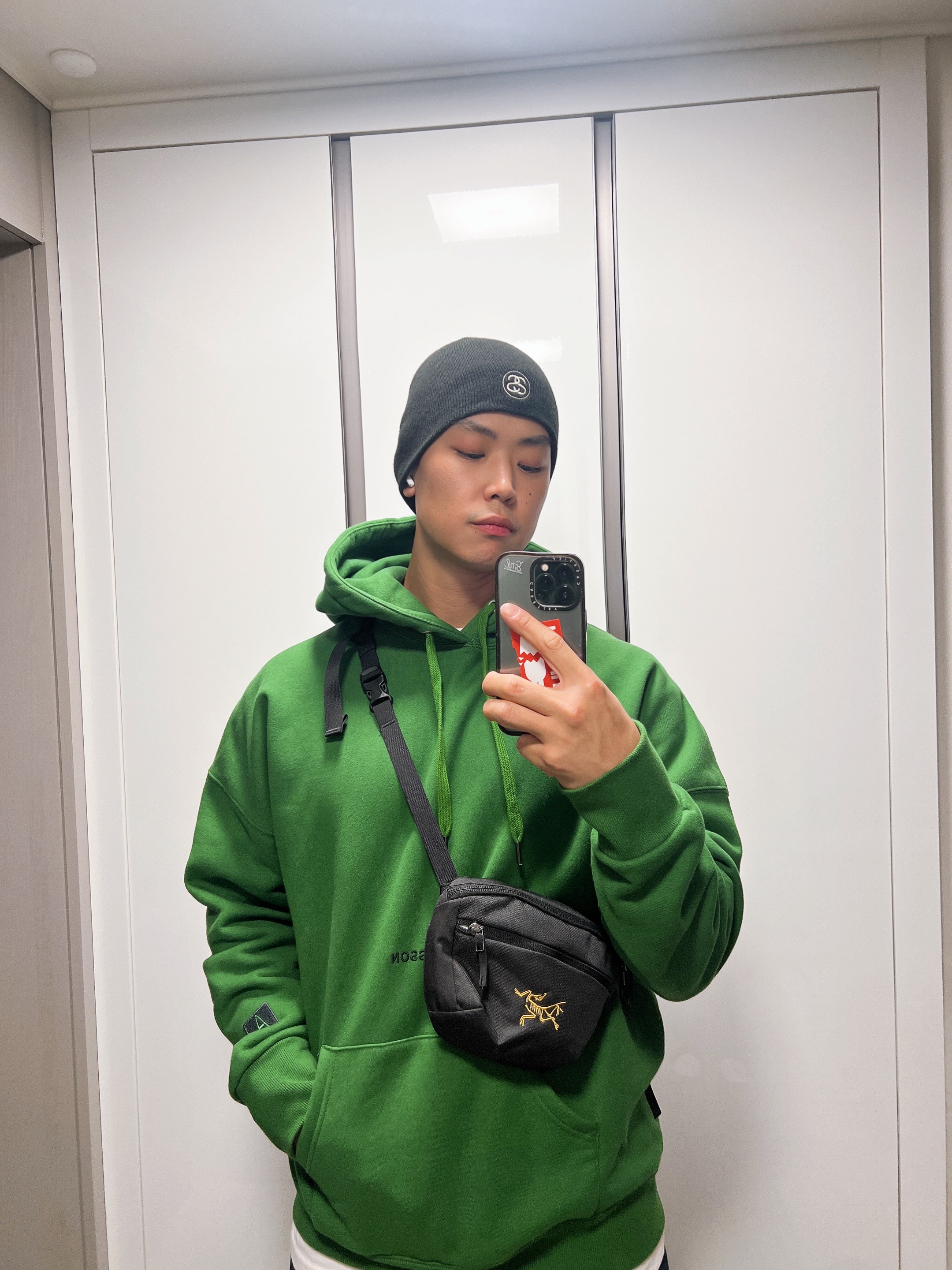 Stussy Basic Skullcap Beanie Black, Arc'teryx Mantis 2 Waistpack 24K Black 착용 스타일 - 2