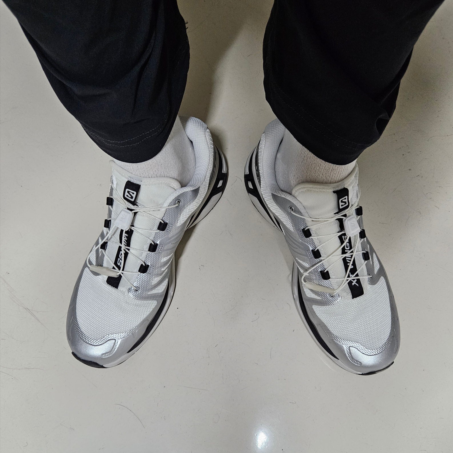 Salomon XT-Wings 2 White Silver Metallic 착용 스타일 - 4
