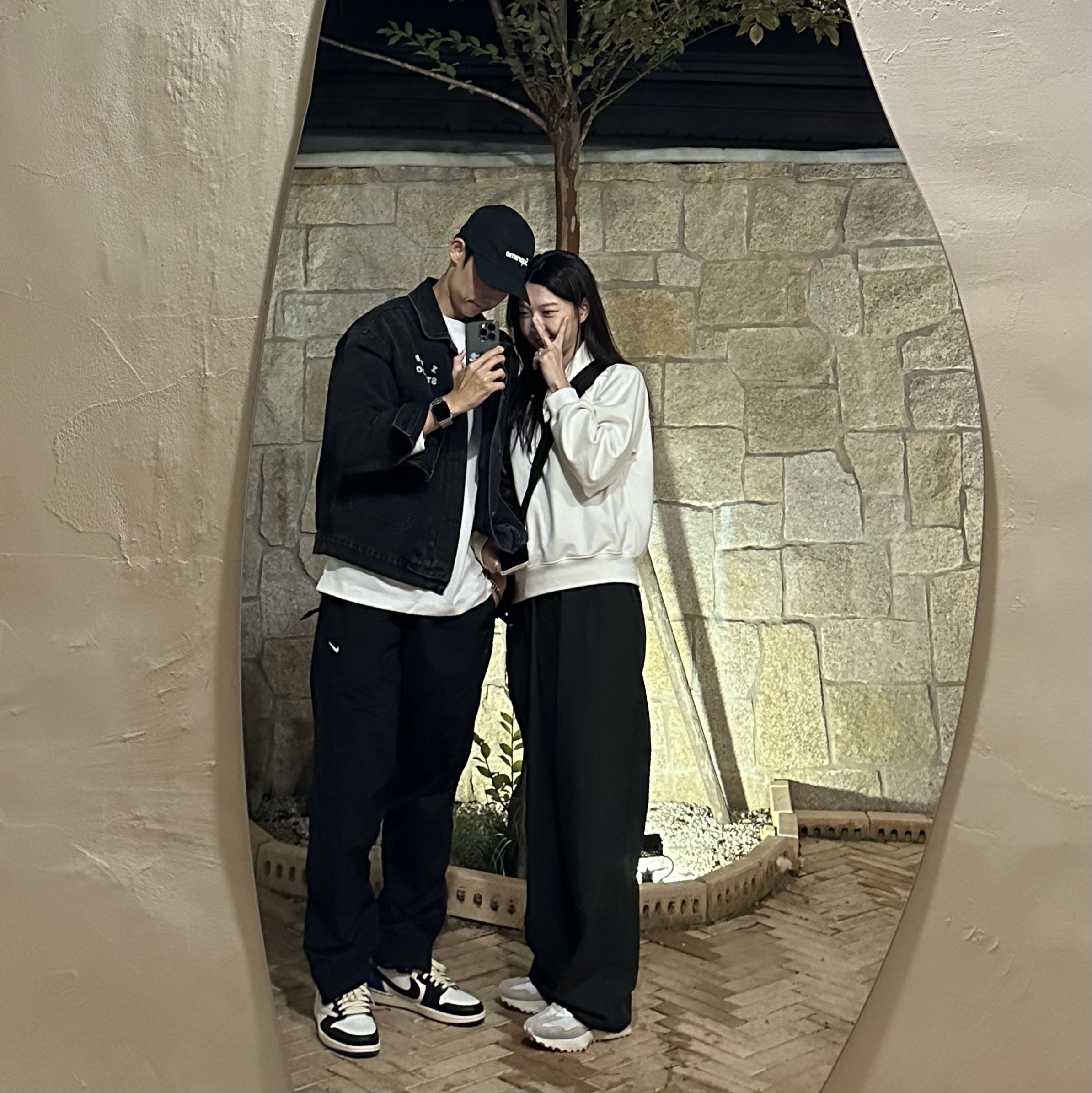 Nike NRG Solo Swoosh Fleece Pants Black White - Asia, Jordan 1 x Travis Scott x Fragment Retro Low OG SP Military Blue 착용 스타일