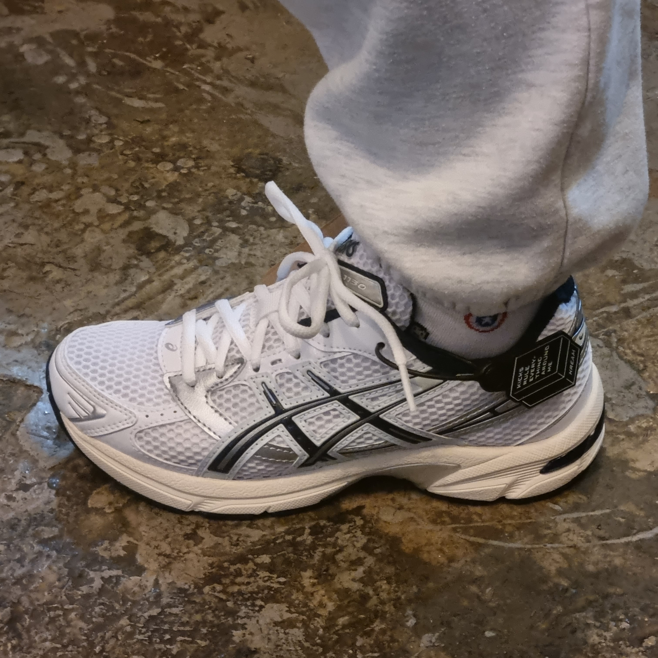 (W) Asics Gel-1130 White Midnight 착용 스타일