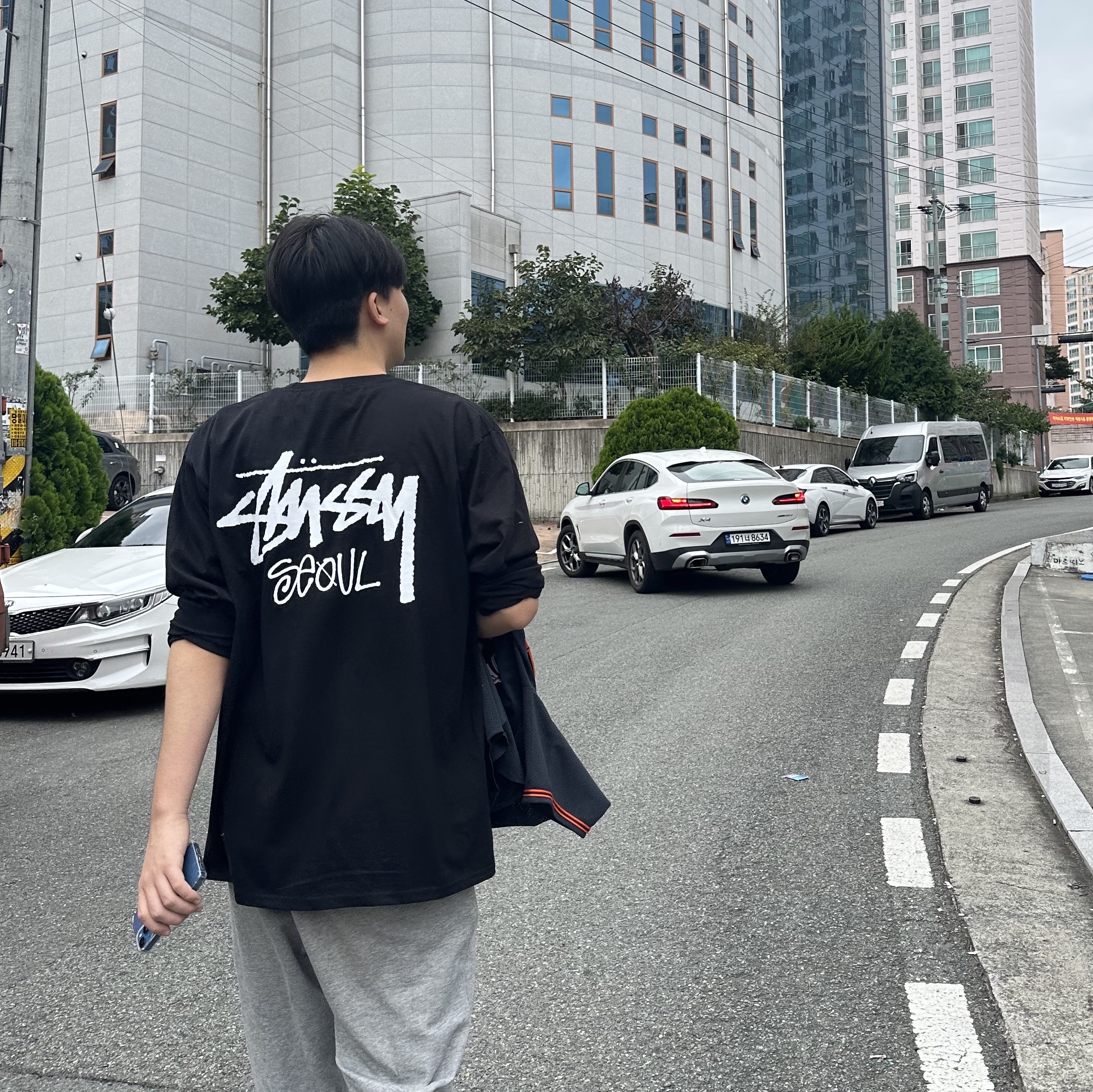 Stussy Stock Seoul LS T-Shirt Black 2023 착용 스타일