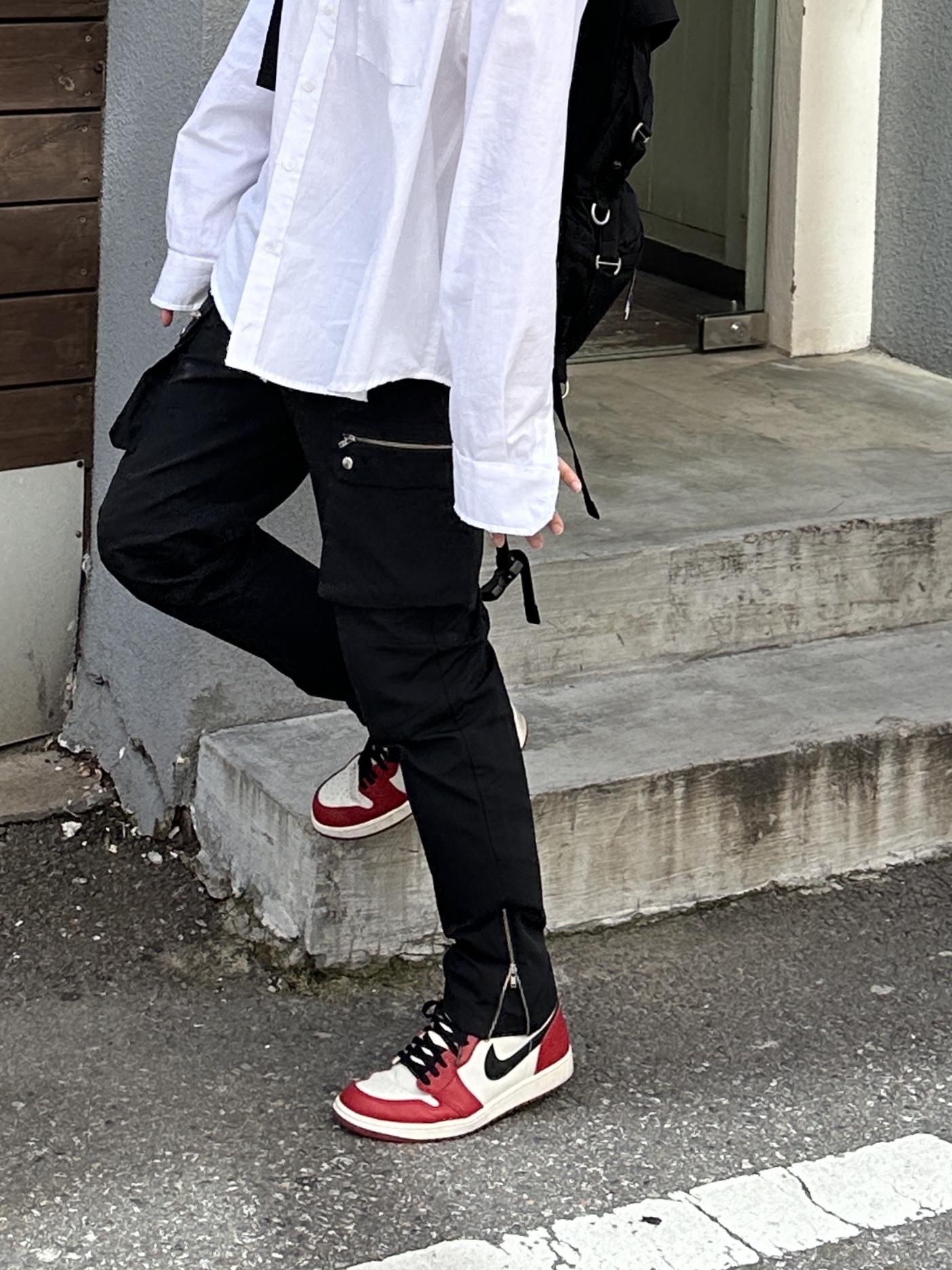Jordan 1 Retro High OG Chicago 2022, Apple AirPods Max Lightning Space Gray (Korean Ver.) 착용 스타일 - 2