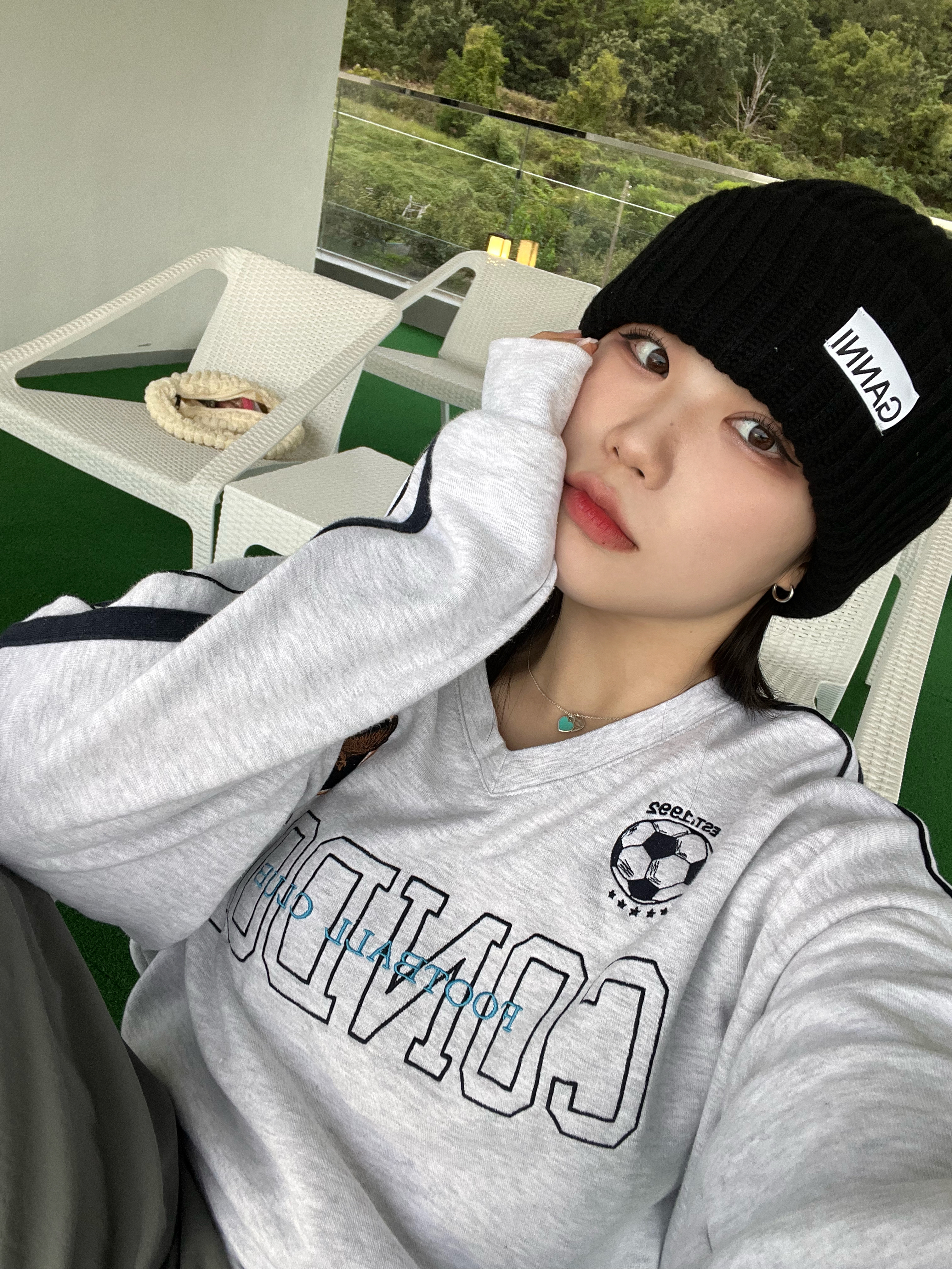 Ganni Wool Beanie Black 착용 스타일