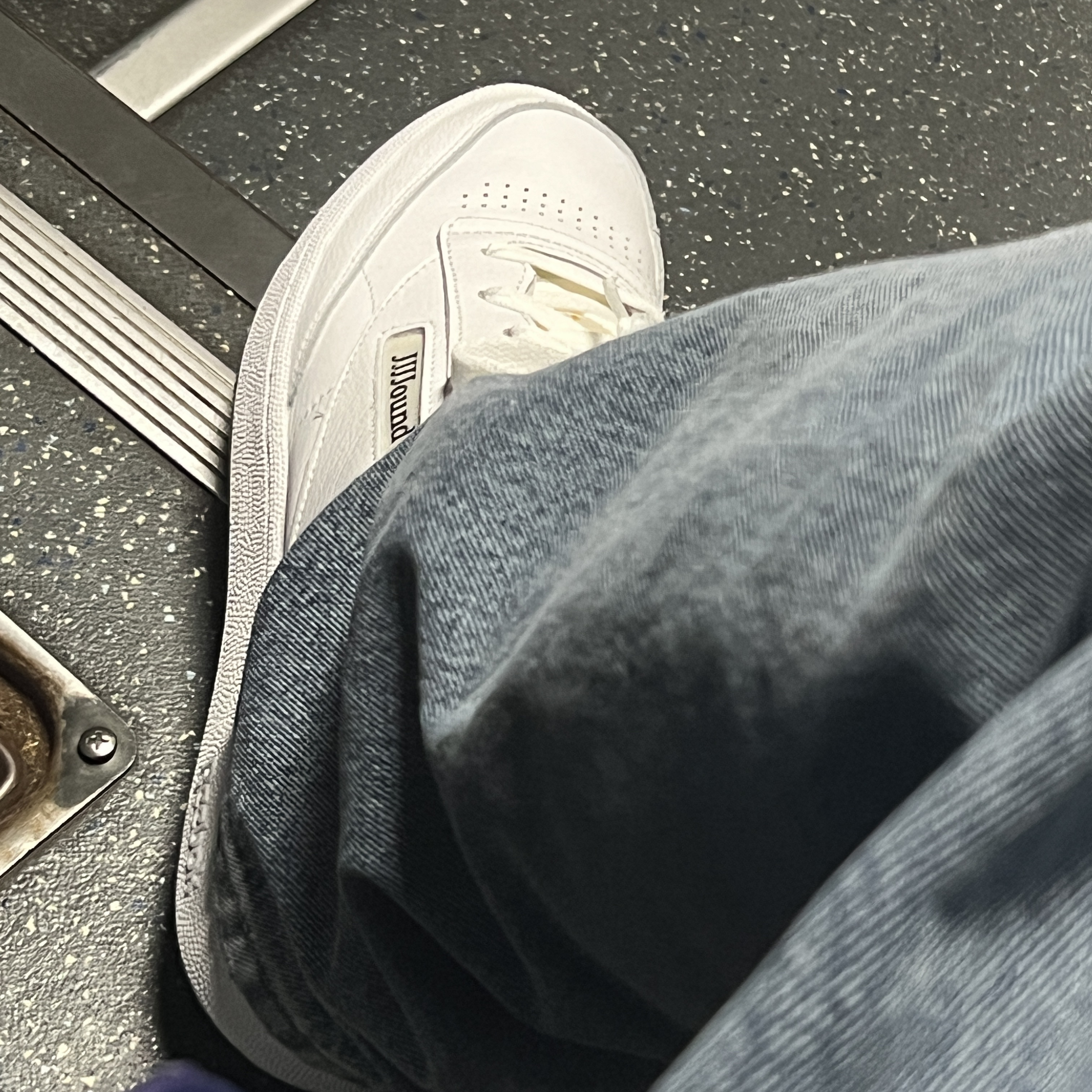 Reebok x JJJJound Club C White Olive 착용 스타일