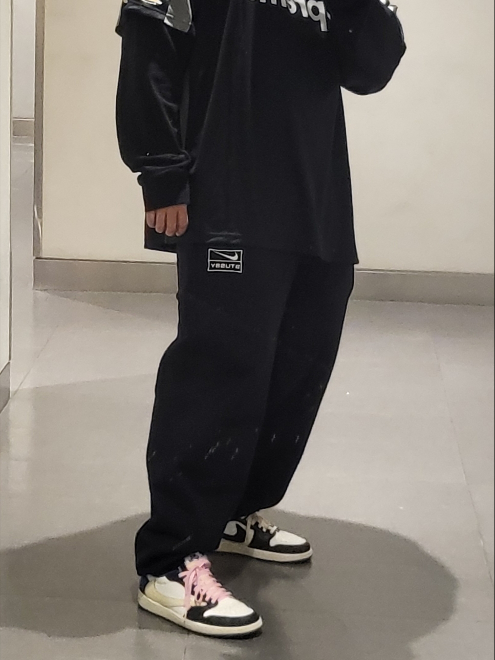 Supreme Hooded Soccer Jersey Black - 23FW, Nike x Drake Nocta Essential Cap Black 착용 스타일 - 3