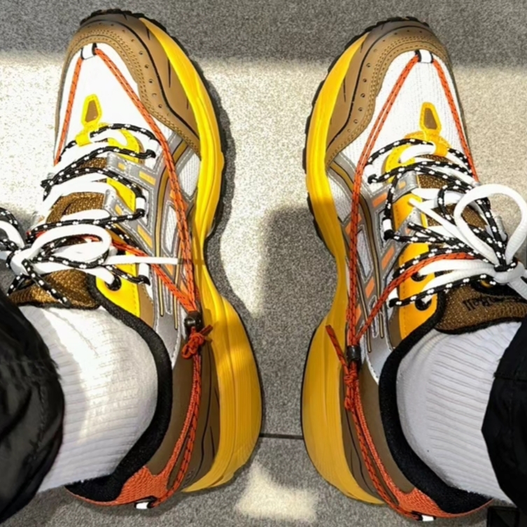 Asics x Andersson Bell Gel-1090 White Orange 착용 스타일 - 2