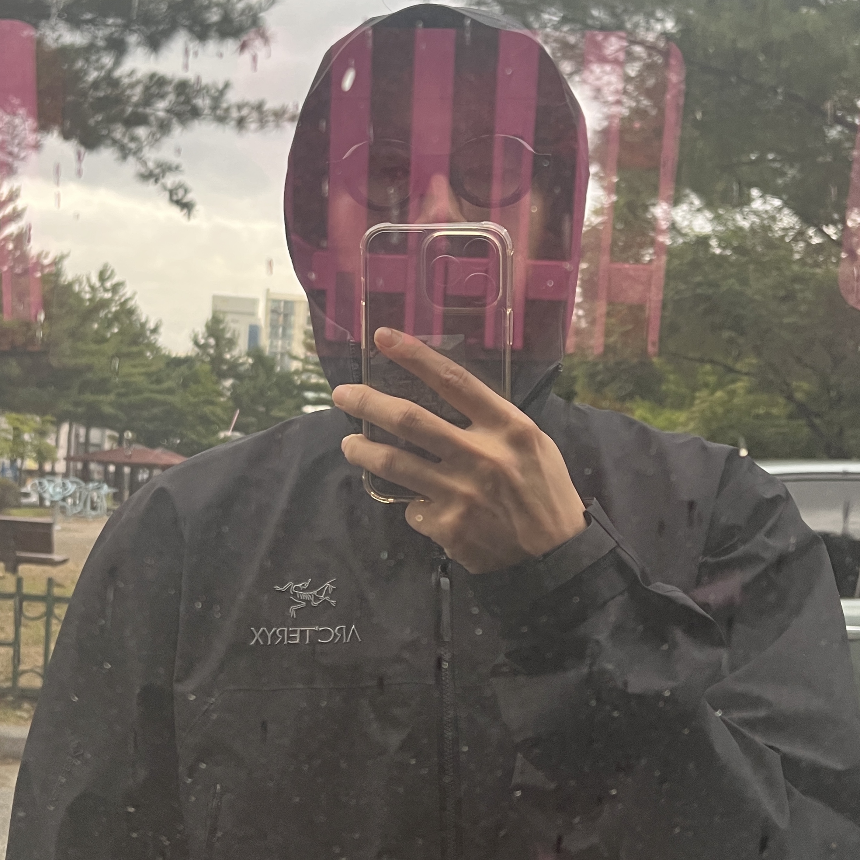 Arc'teryx Beta Jacket Black, Effector Liquid Black 착용 스타일