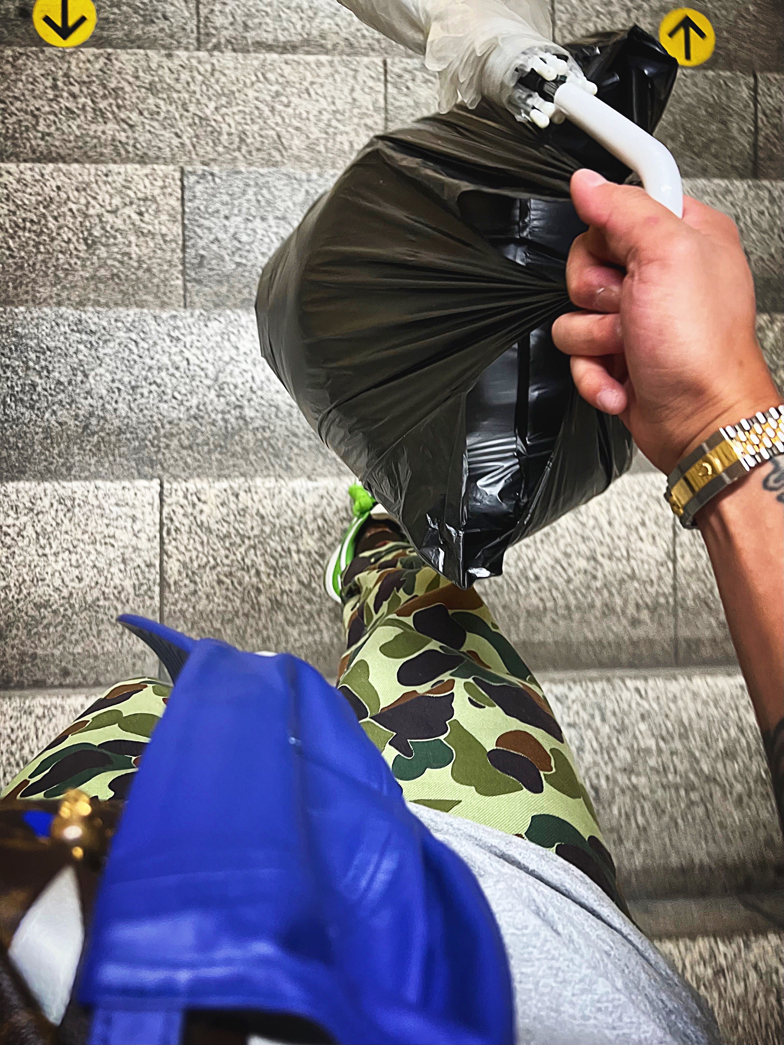 Supreme Leather Camp Cap Royal - 21SS, Supreme Don’t Fuck Around T-Shirt Heather Grey - 22FW 착용 스타일 - 2