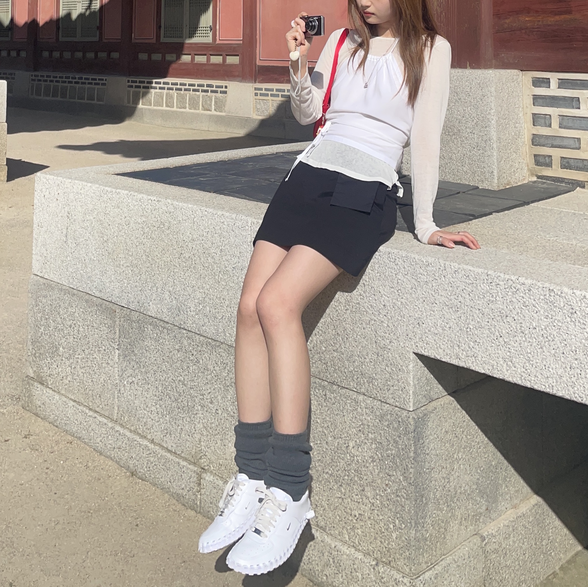 Nike x Jacquemus J Force 1 Low LX SP White 착용 스타일 - 3