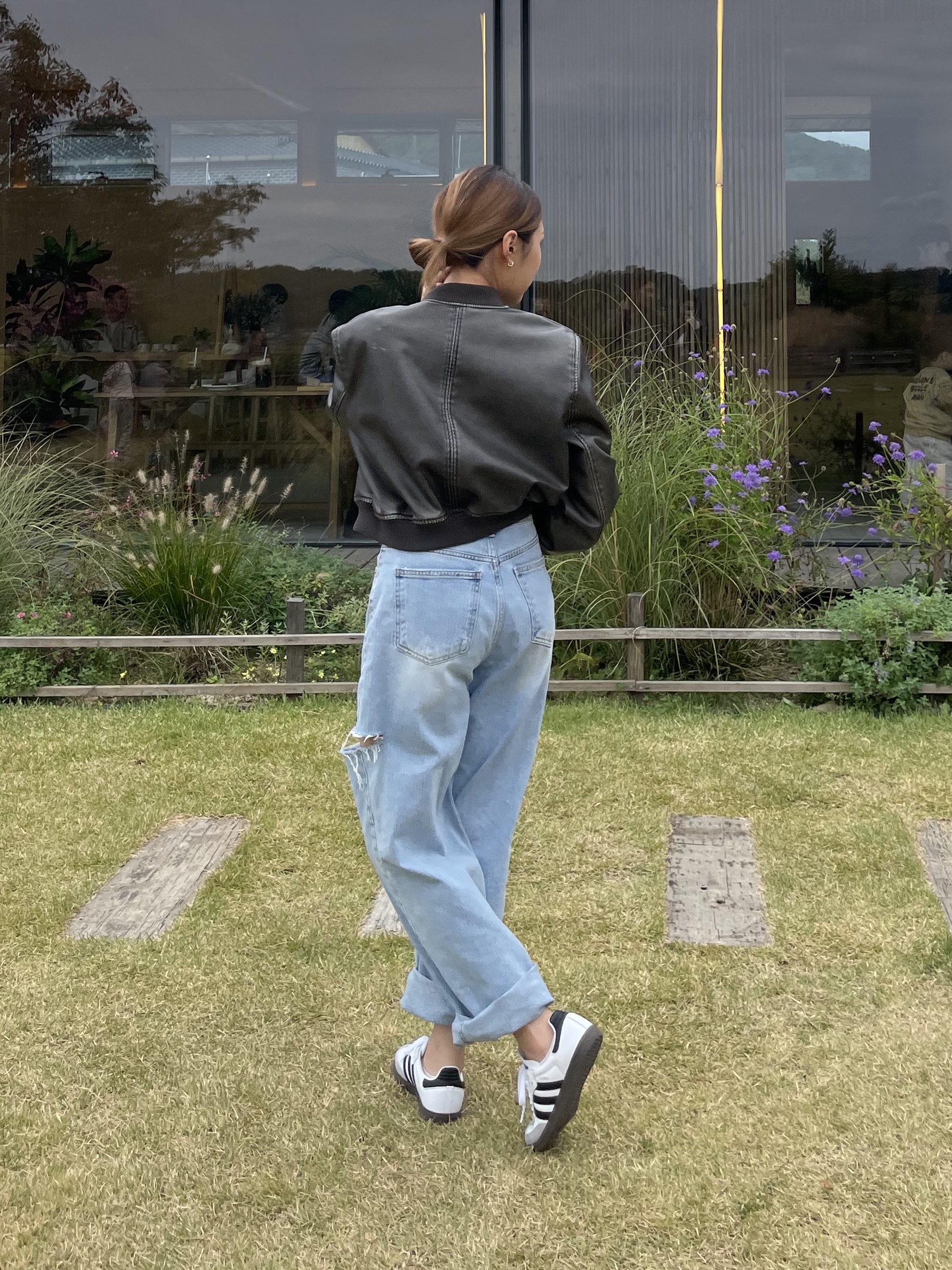 Adidas Samba OG Cloud White 착용 스타일 - 1