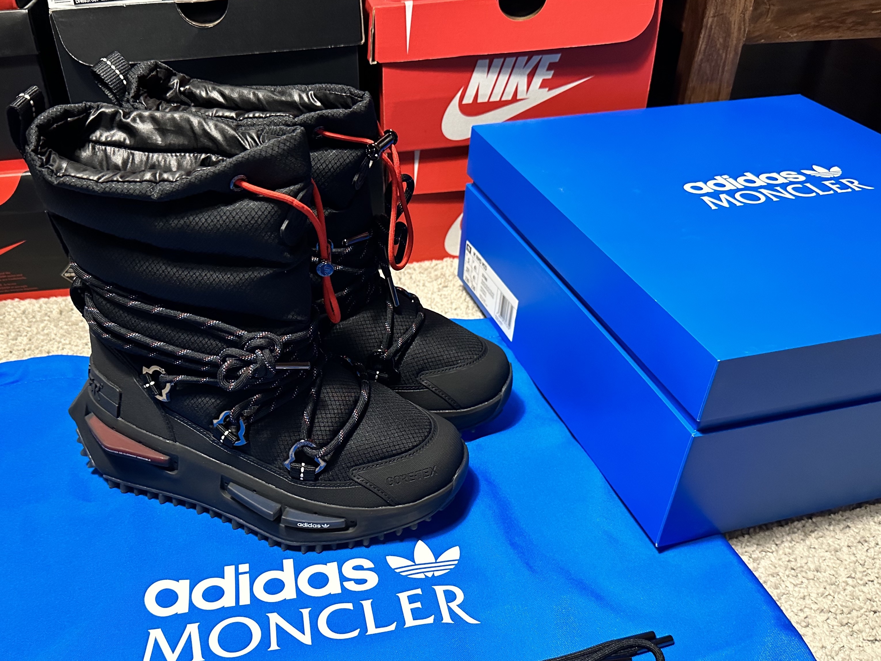 Adidas x Moncler NMD Mid Core Black 착용 스타일 - 1