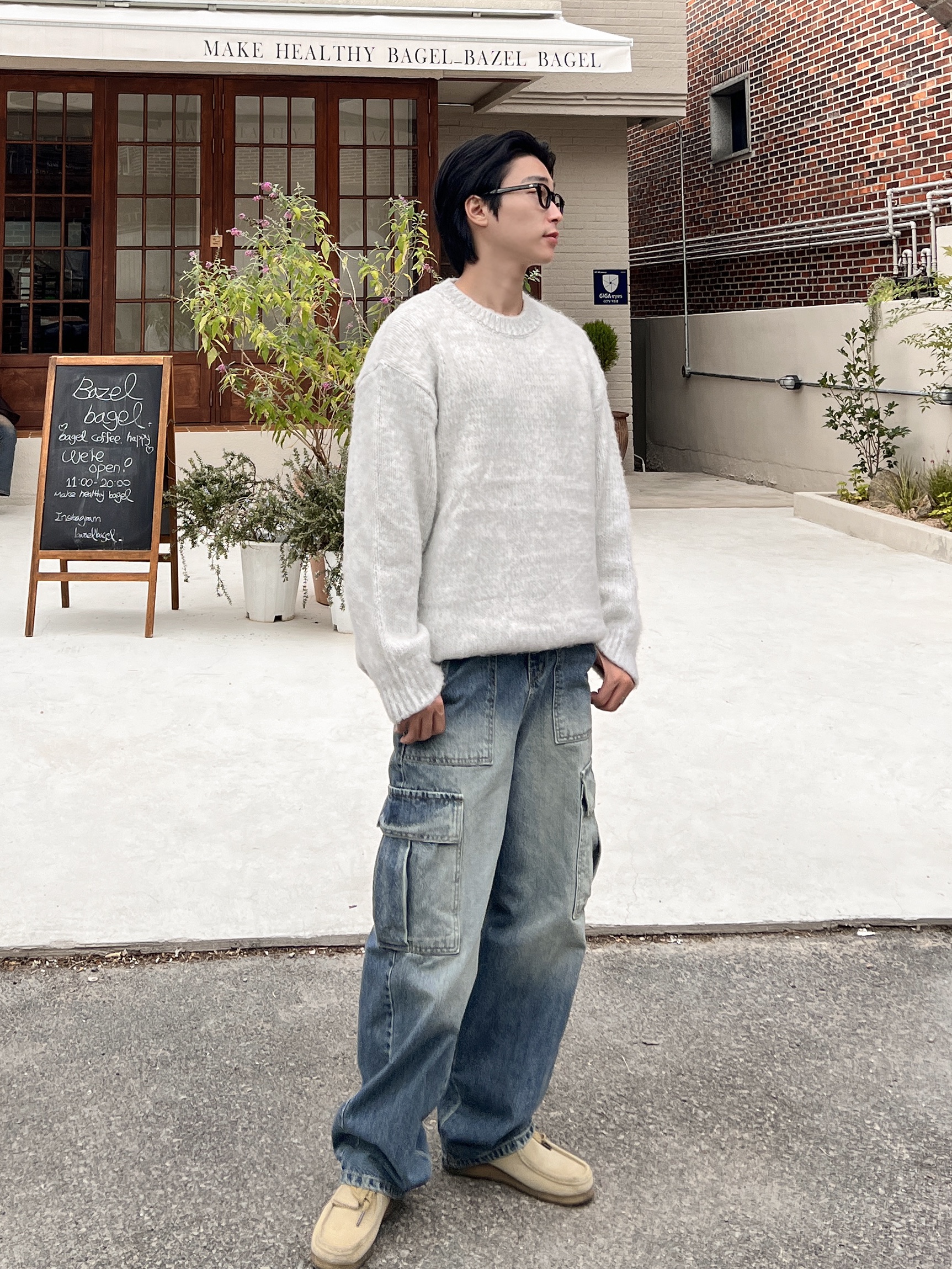 Clarks Wallabee Maple Suede 착용 스타일 - 1