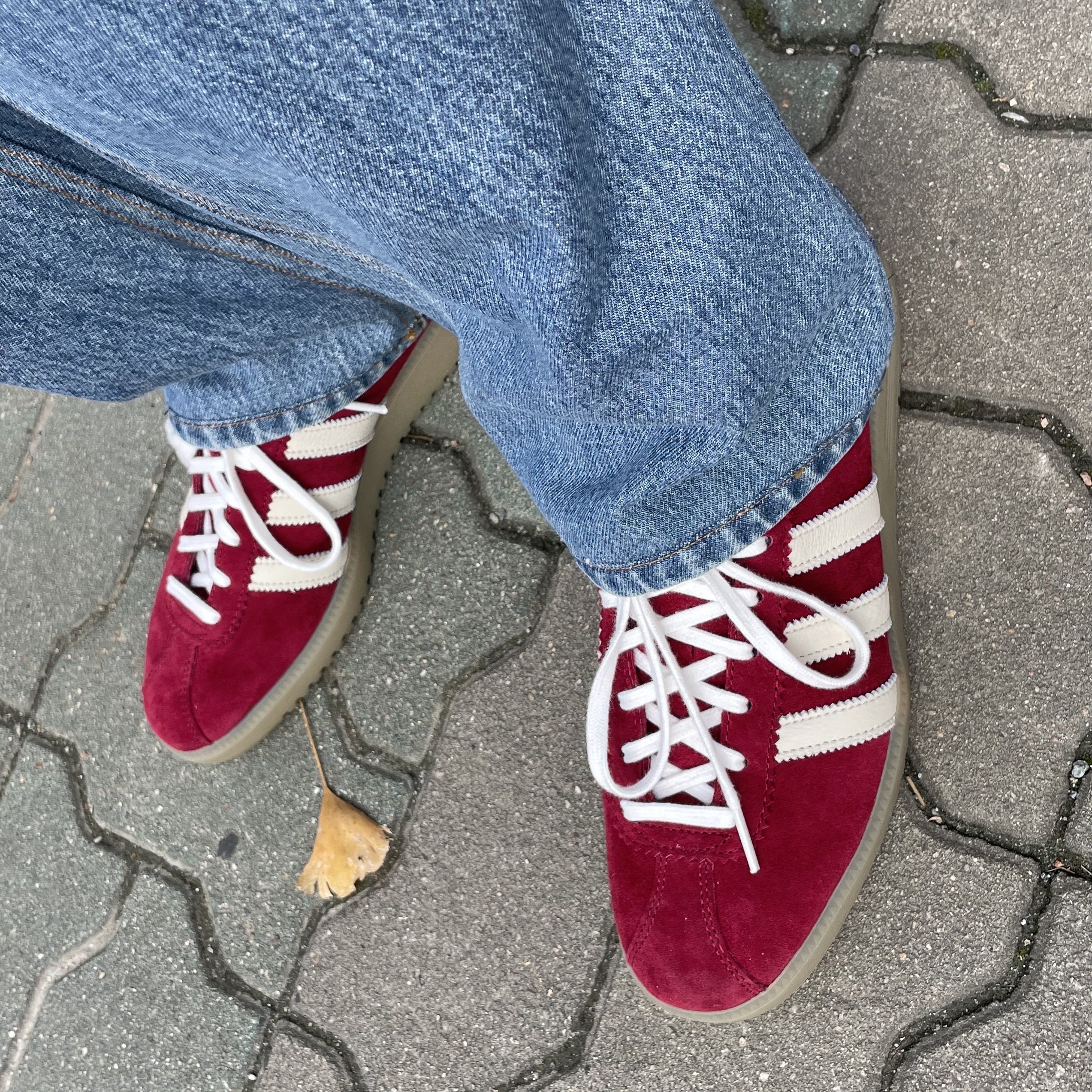Adidas Bermuda College Burgundy 착용 스타일 - 3
