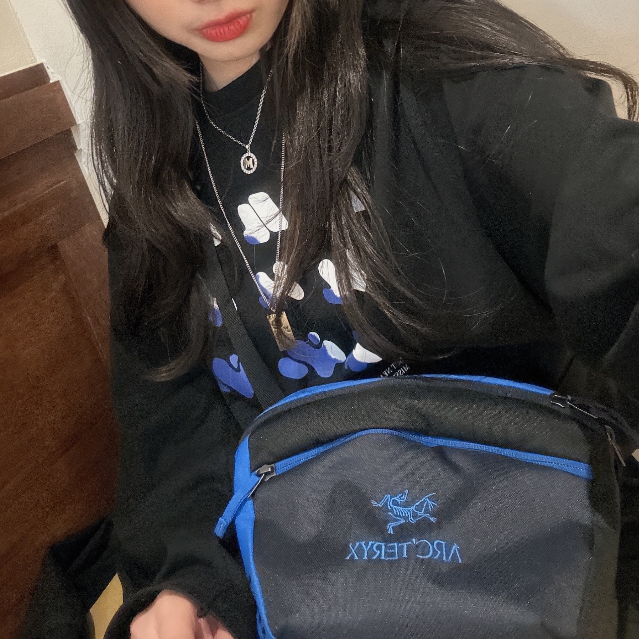 Arc'teryx x Beams Mantis 2 Waistpack Boro Blue, Zara x Ader Error Graphic Long Sleeve T-Shirt Black 착용 스타일 - 2