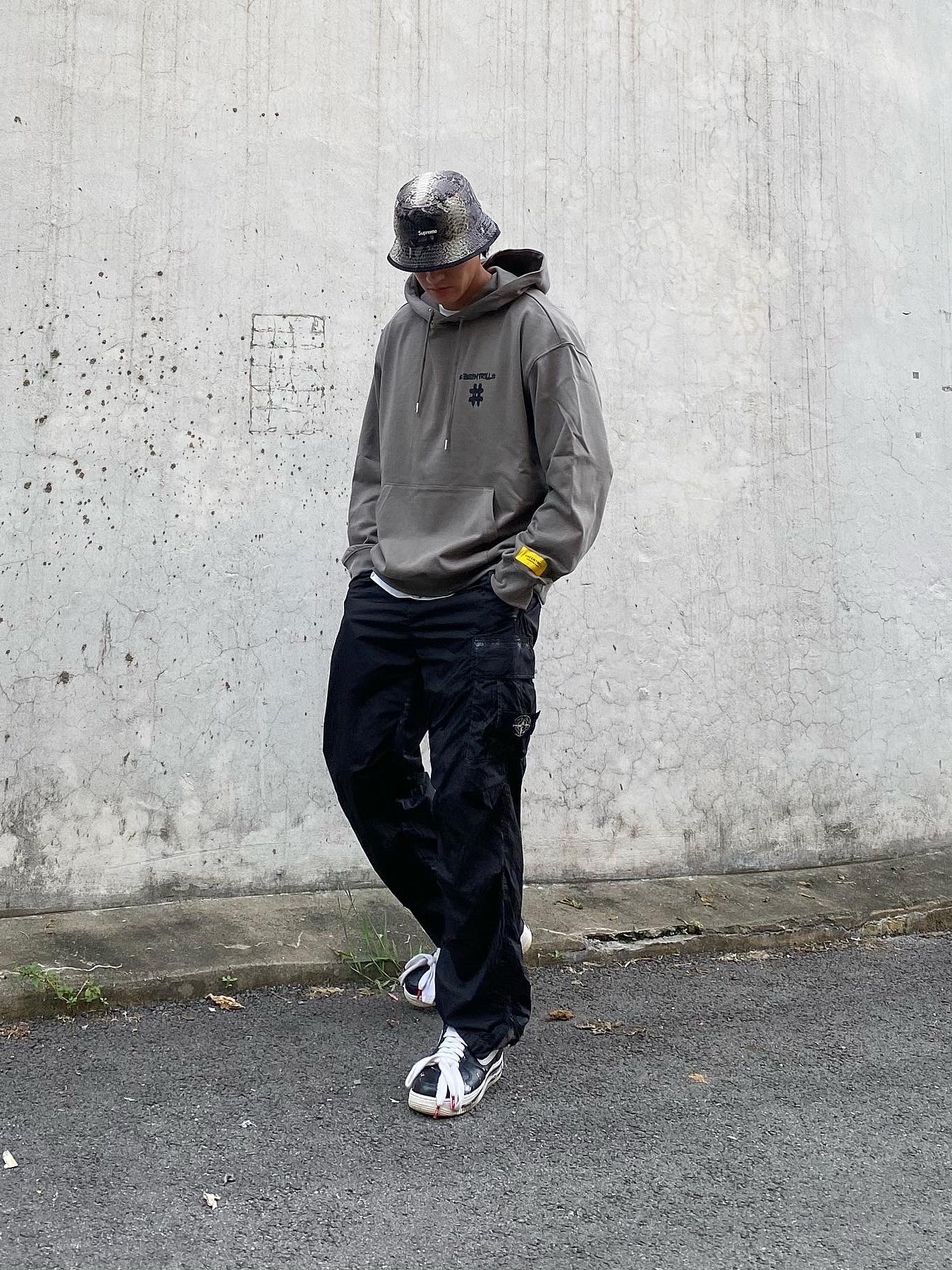 Nike x Peaceminusone Air Force 1 Low Para-Noise, Supreme x Stone Island Painted Camo Nylon Cargo Pants Black - 20FW 착용 스타일 - 1