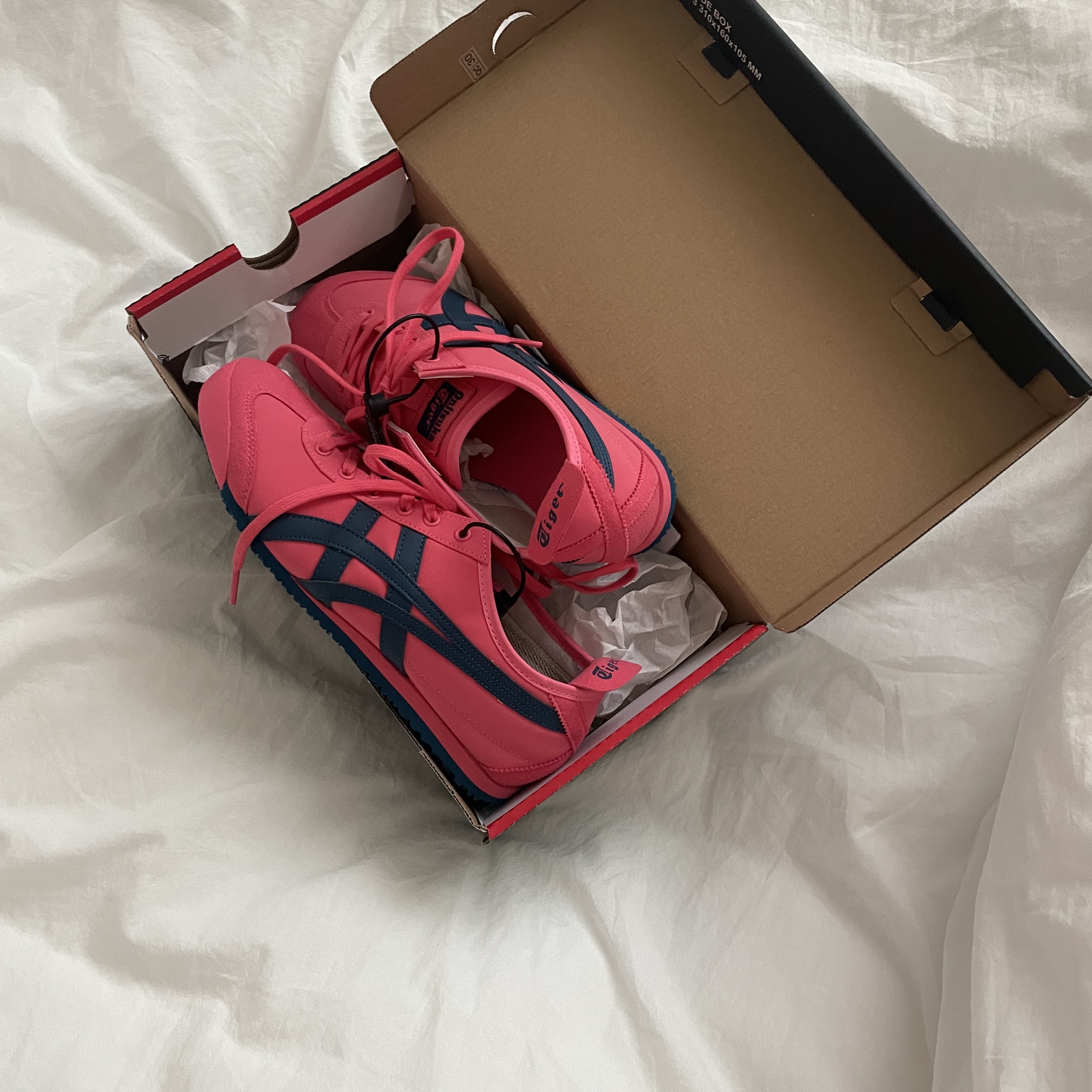 Onitsuka Tiger Mexico 66 Pink Cameo 착용 스타일 - 5