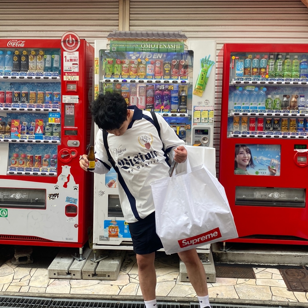 Nike x Supreme Air Force 1 Low Black, Supreme Mesh Small Backpack Black - 23SS 착용 스타일 - 3