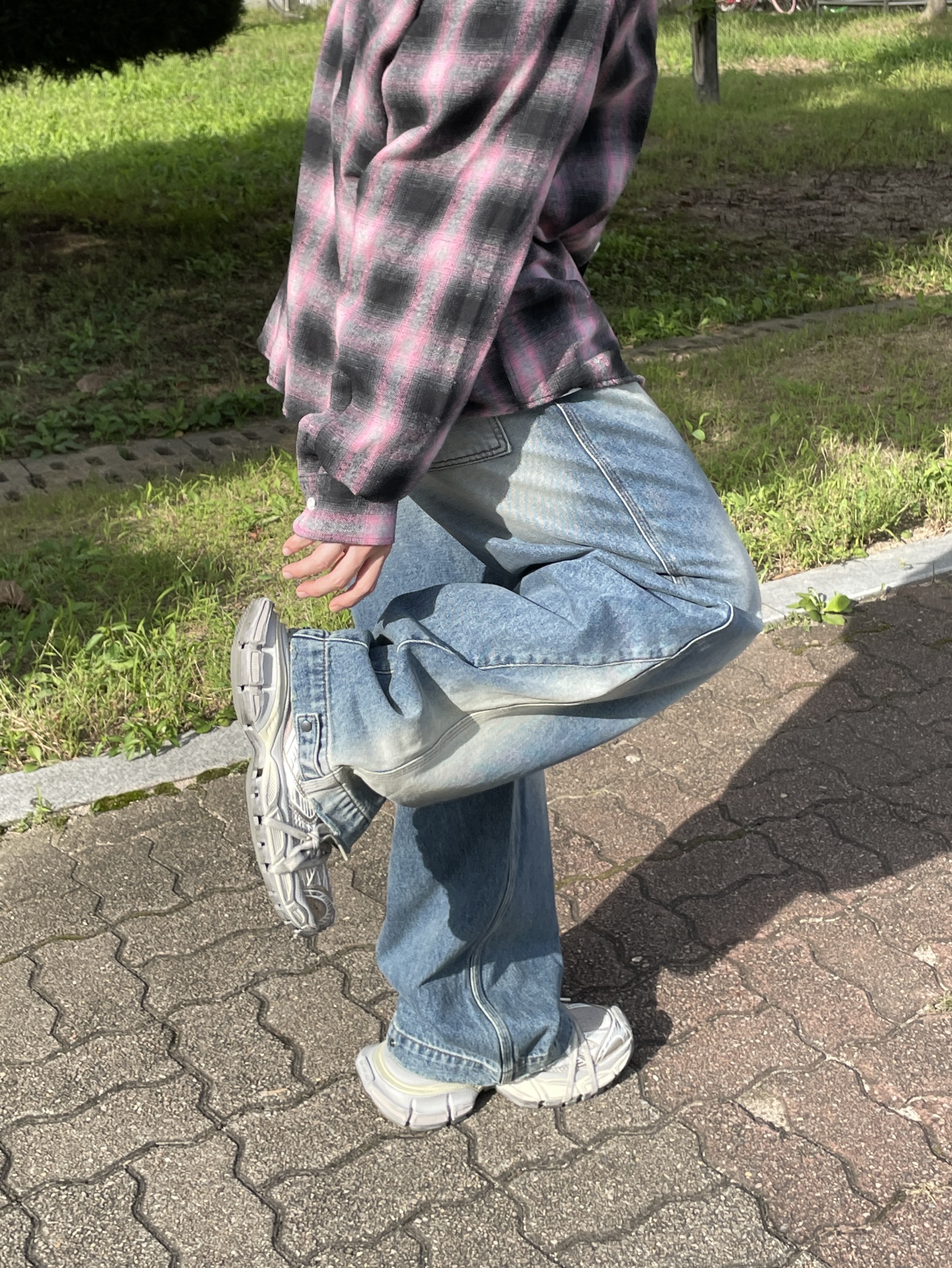 Balenciaga 3XL Sneakers Light Beige 착용 스타일 - 1