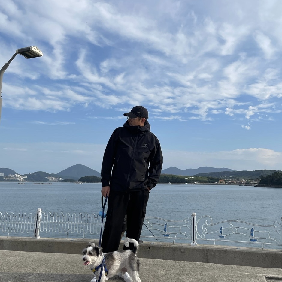 Arc'teryx Beta Jacket Black, Arc'teryx Calvus Cap Black 착용 스타일