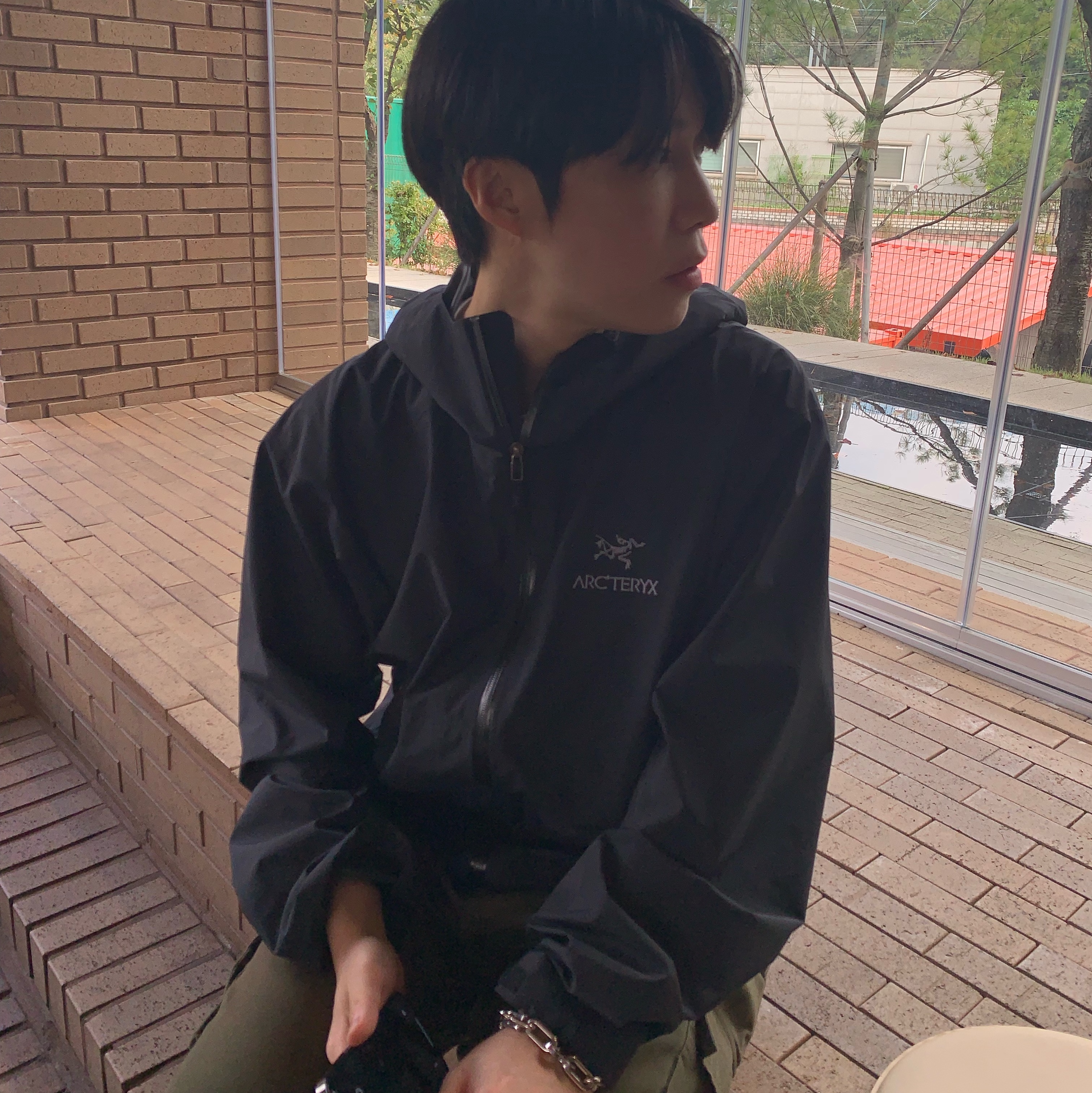 Arc'teryx Zeta FL Jacket Black 착용 스타일