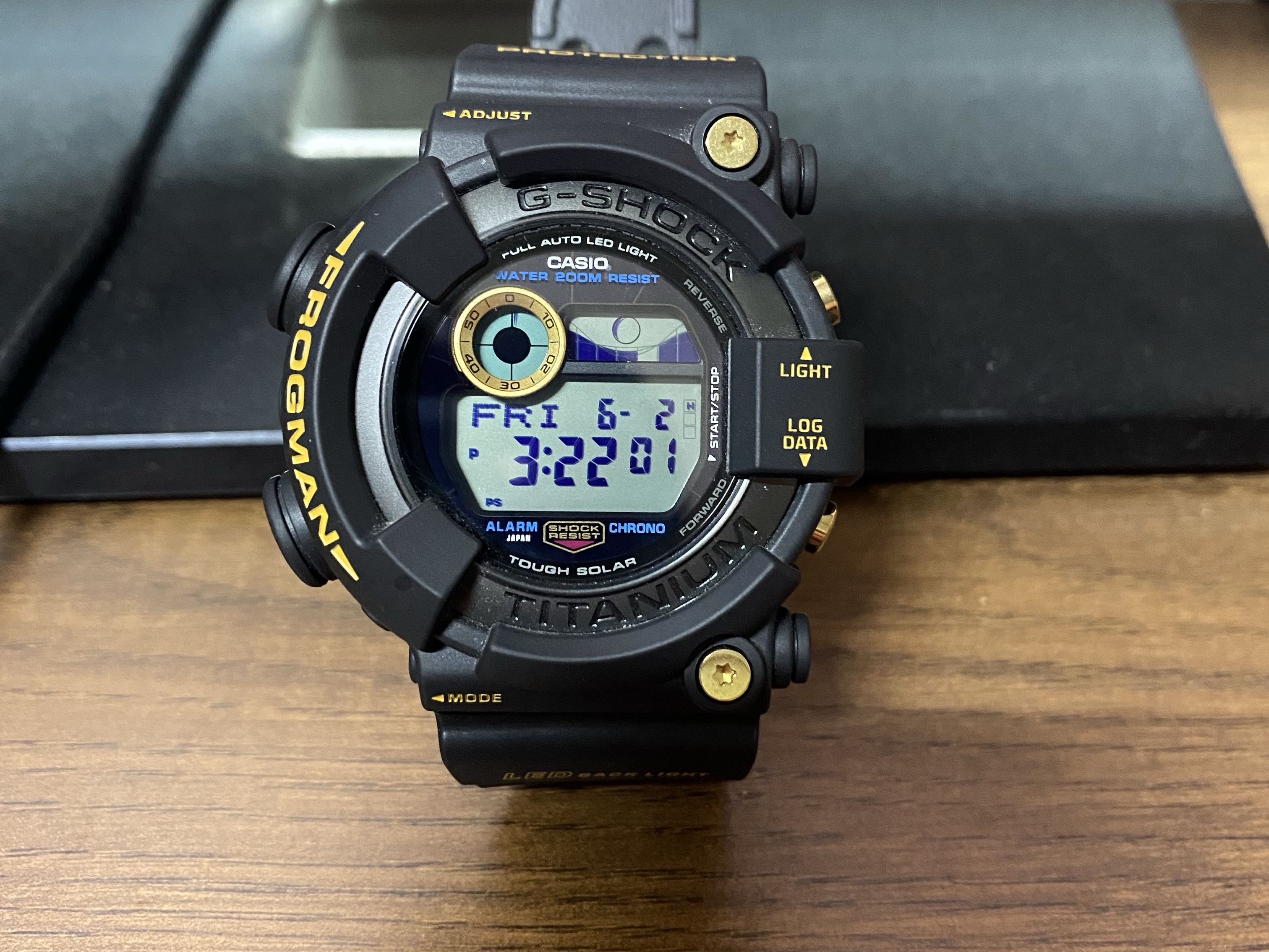 Casio G-Shock Frogman 30th Anniversary Limited Edition GW-8230B-9A 착용 스타일