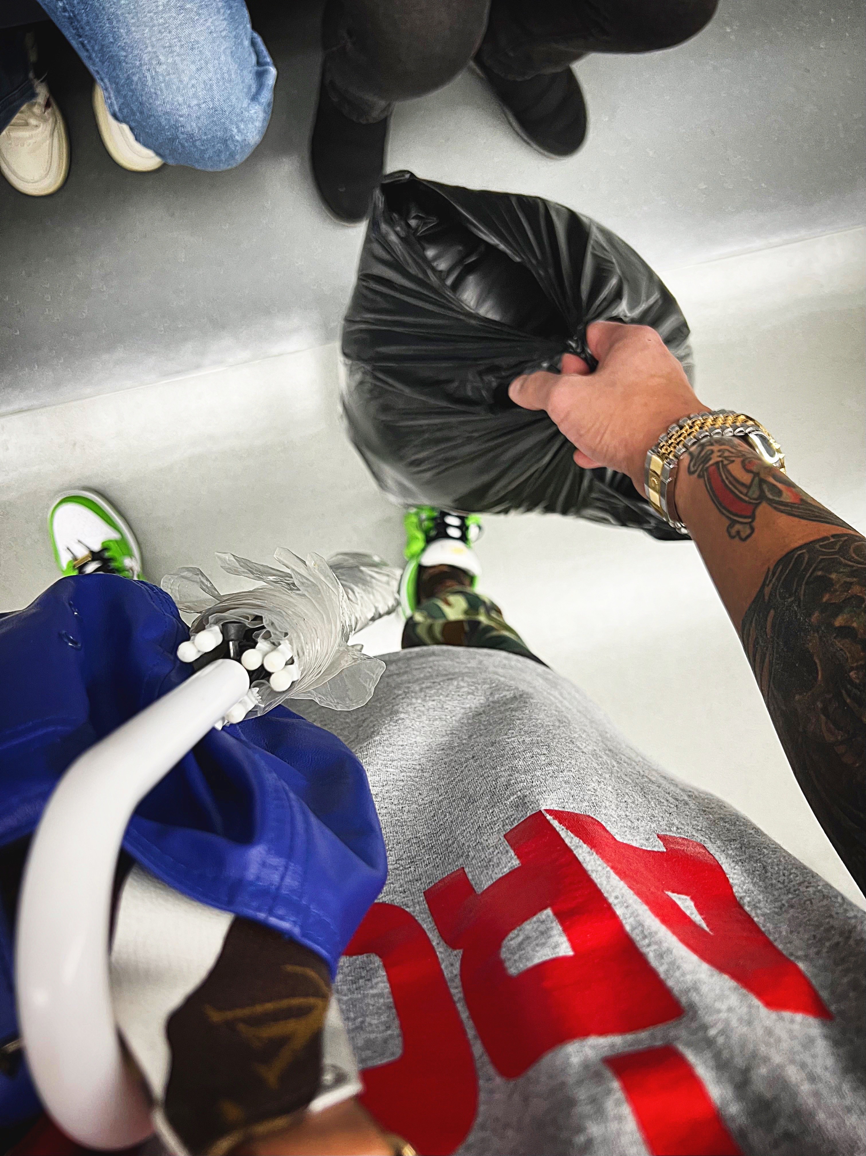 Supreme Leather Camp Cap Royal - 21SS, Supreme Don’t Fuck Around T-Shirt Heather Grey - 22FW 착용 스타일 - 9