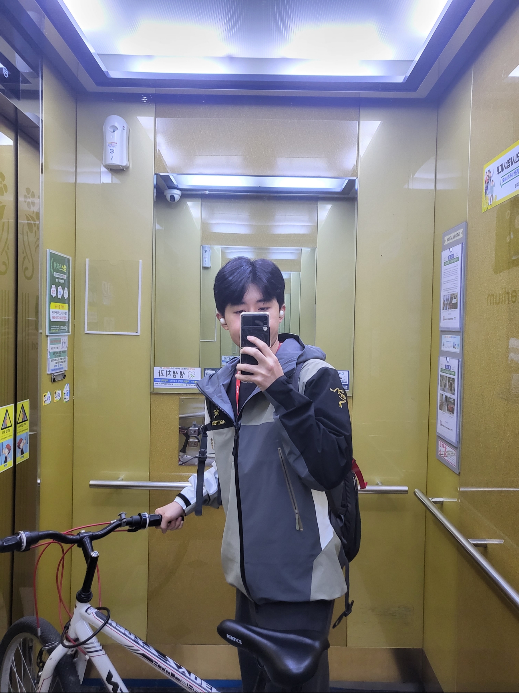 Arc'teryx x Beams Dimensions Beta Jacket Multi 착용 스타일