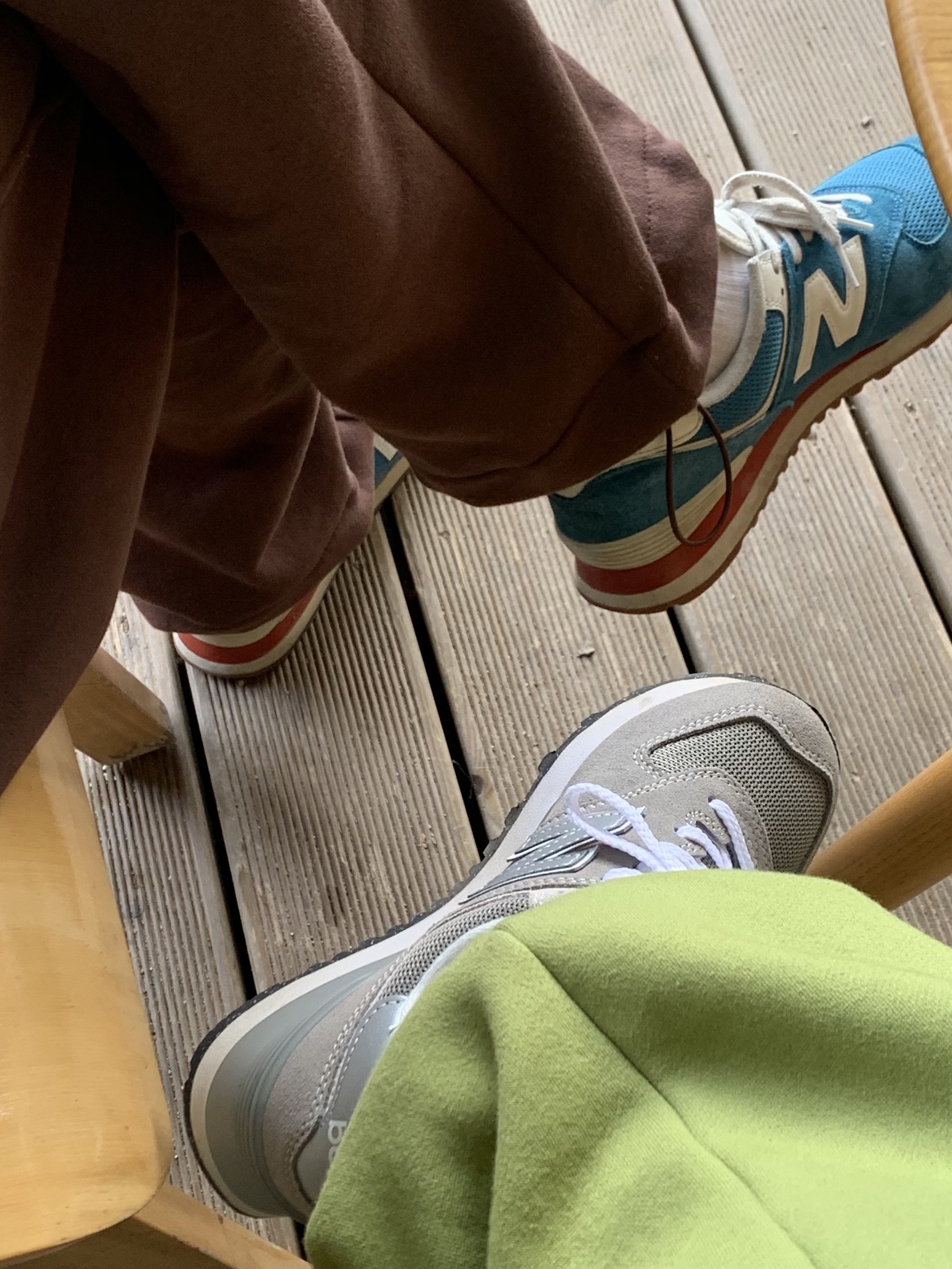 (W) New Balance 574 Gray - B Standard 착용 스타일 - 3