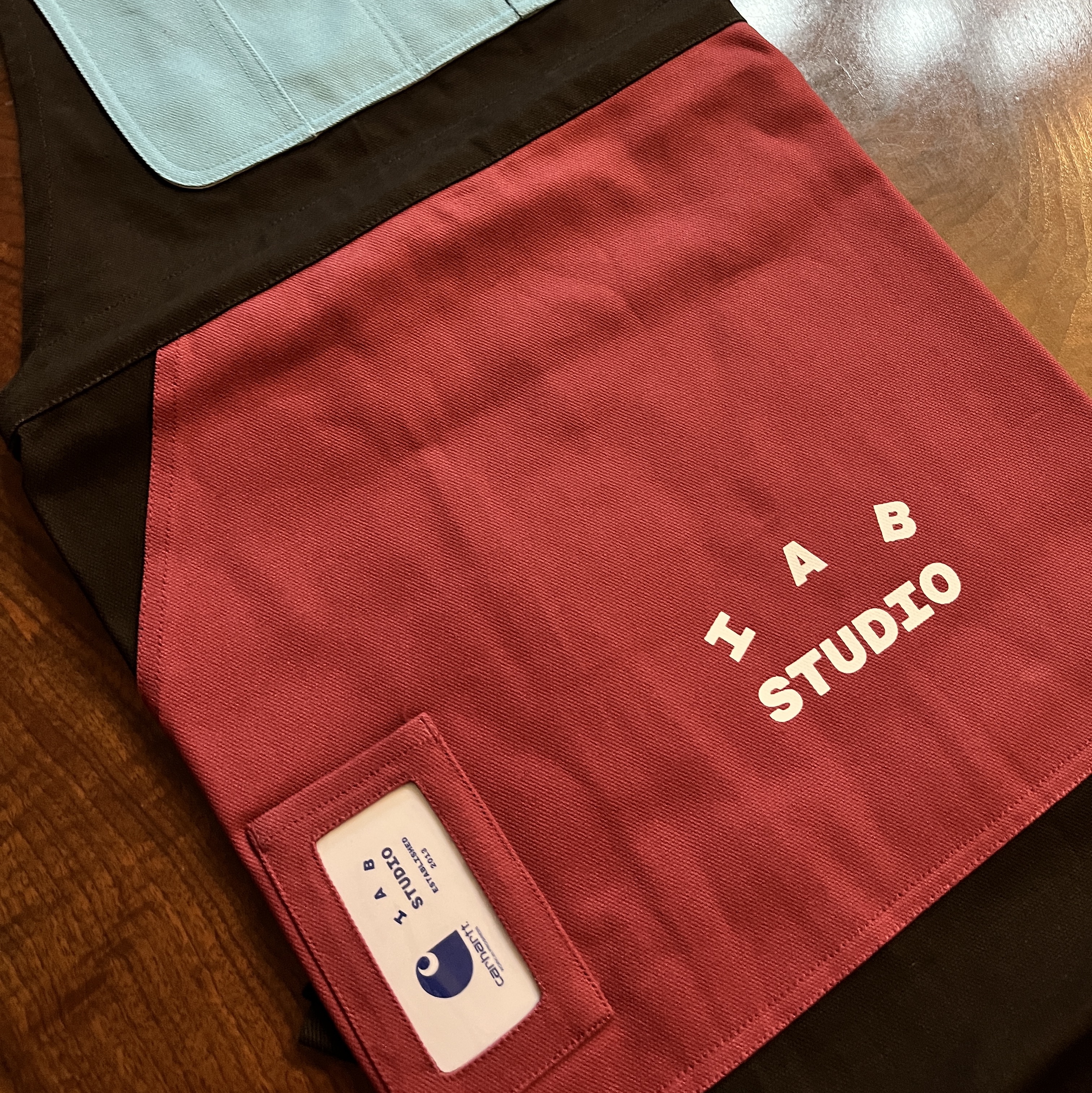 Carhartt WIP x IAB Studio Canvas Apron Tobacco 착용 스타일 - 2