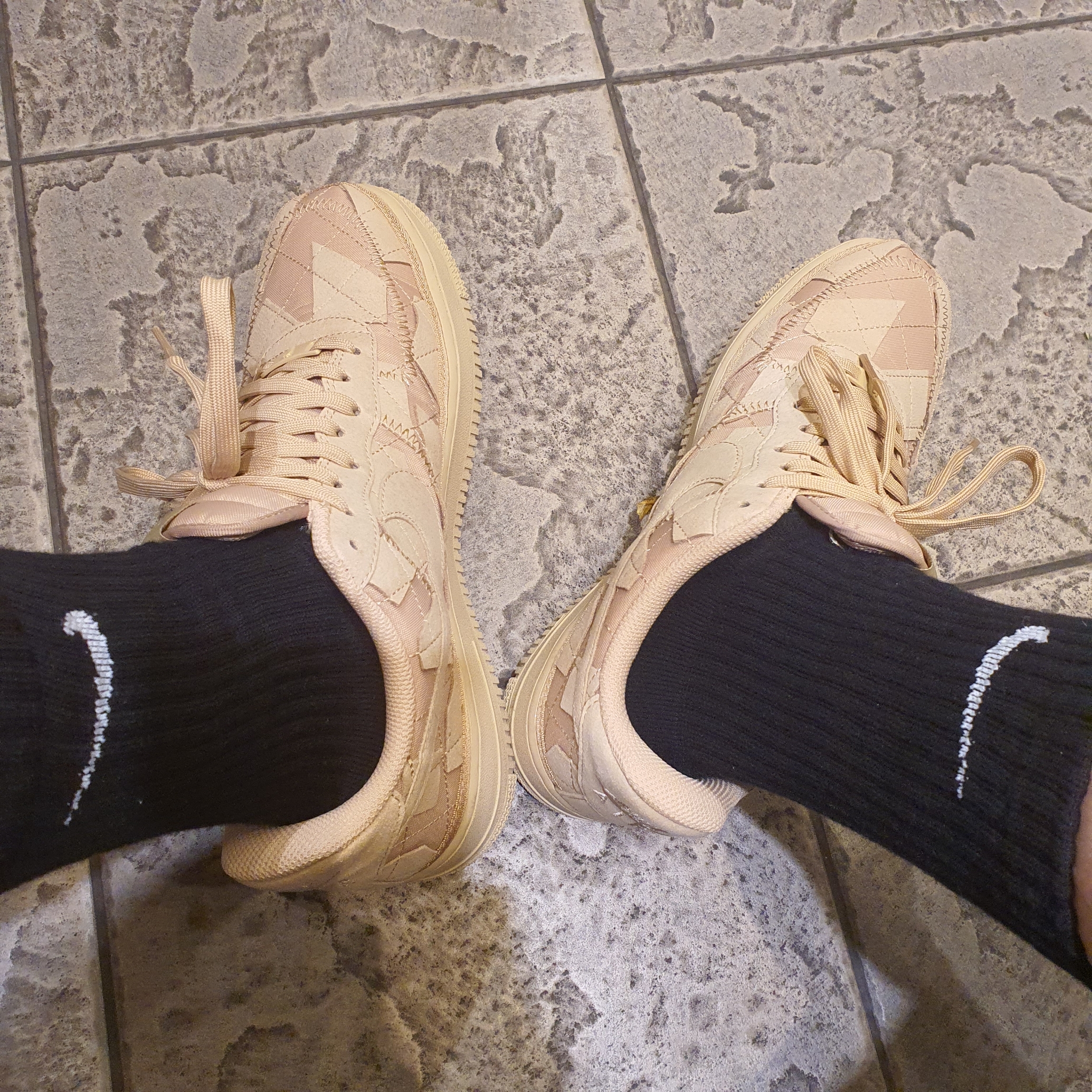Nike x Billie Eilish Air Force 1 Low '07 SP Mushroom 착용 스타일