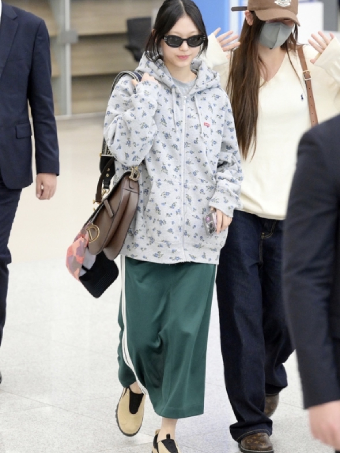 Supreme Small Box Zip Up Hooded Sweatshirt Flowers - 23FW 착용 스타일