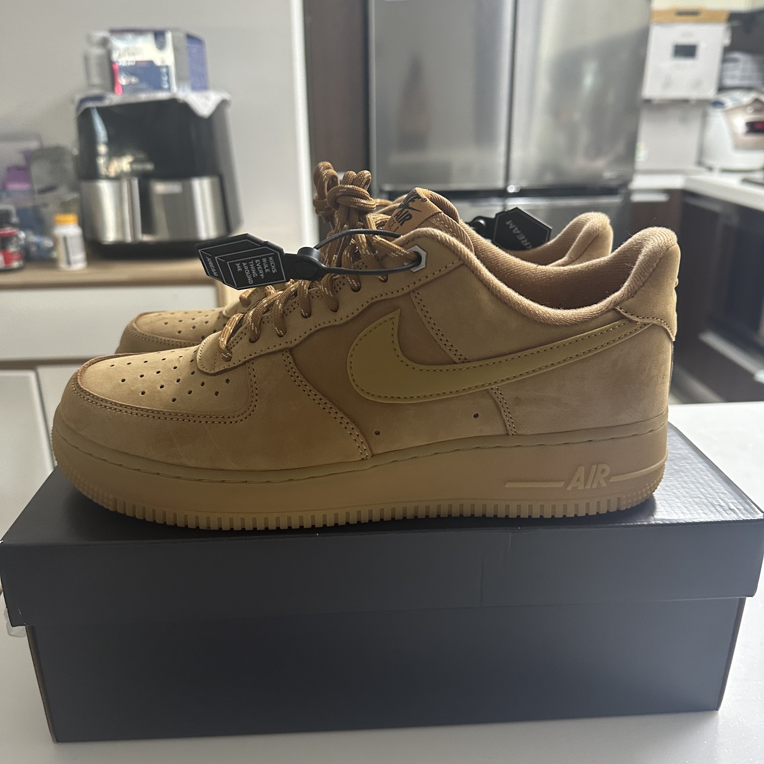 Nike Air Force 1 '07 WB Flax 착용 스타일