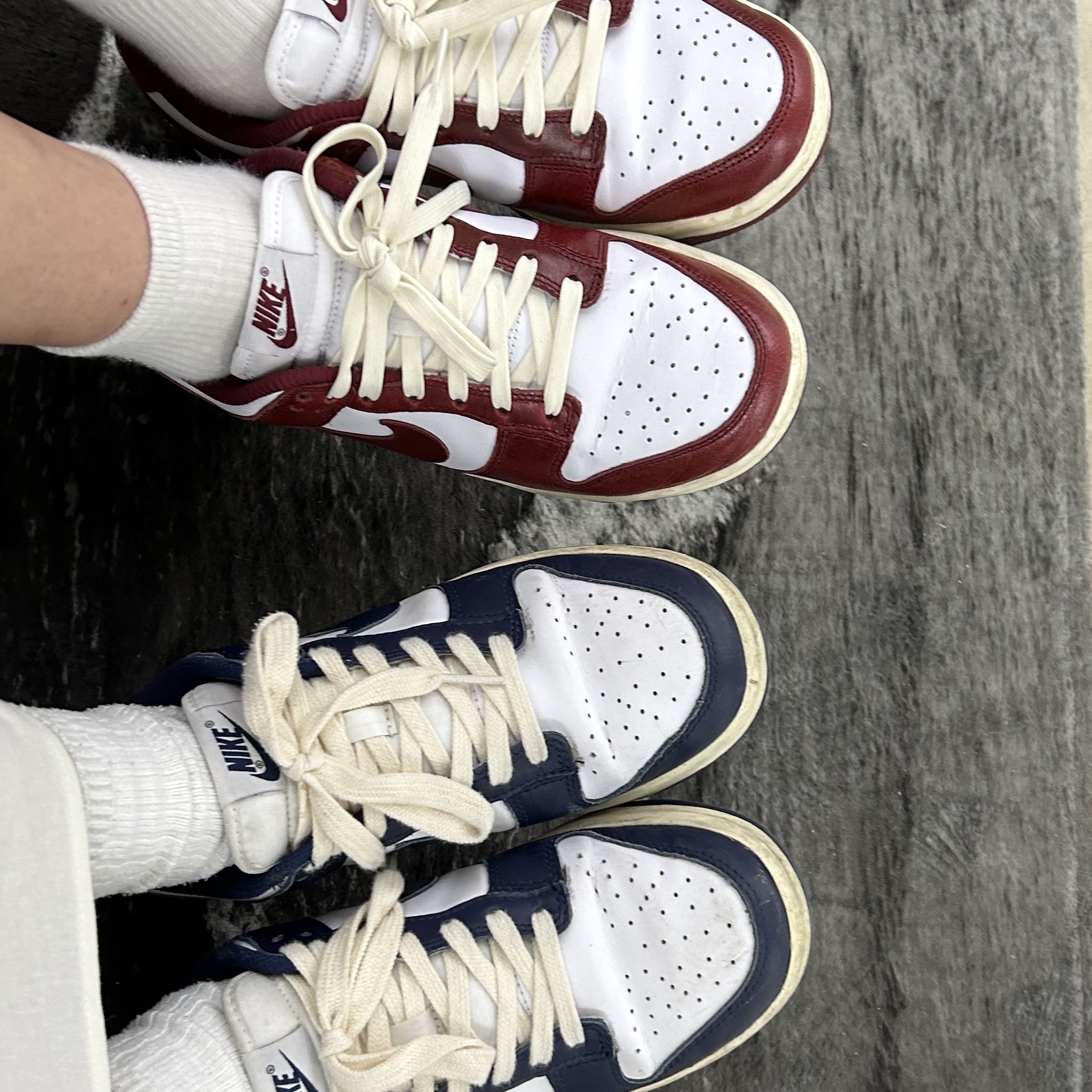 (W) Nike Dunk Low Vintage Midnight Navy 착용 스타일 - 1