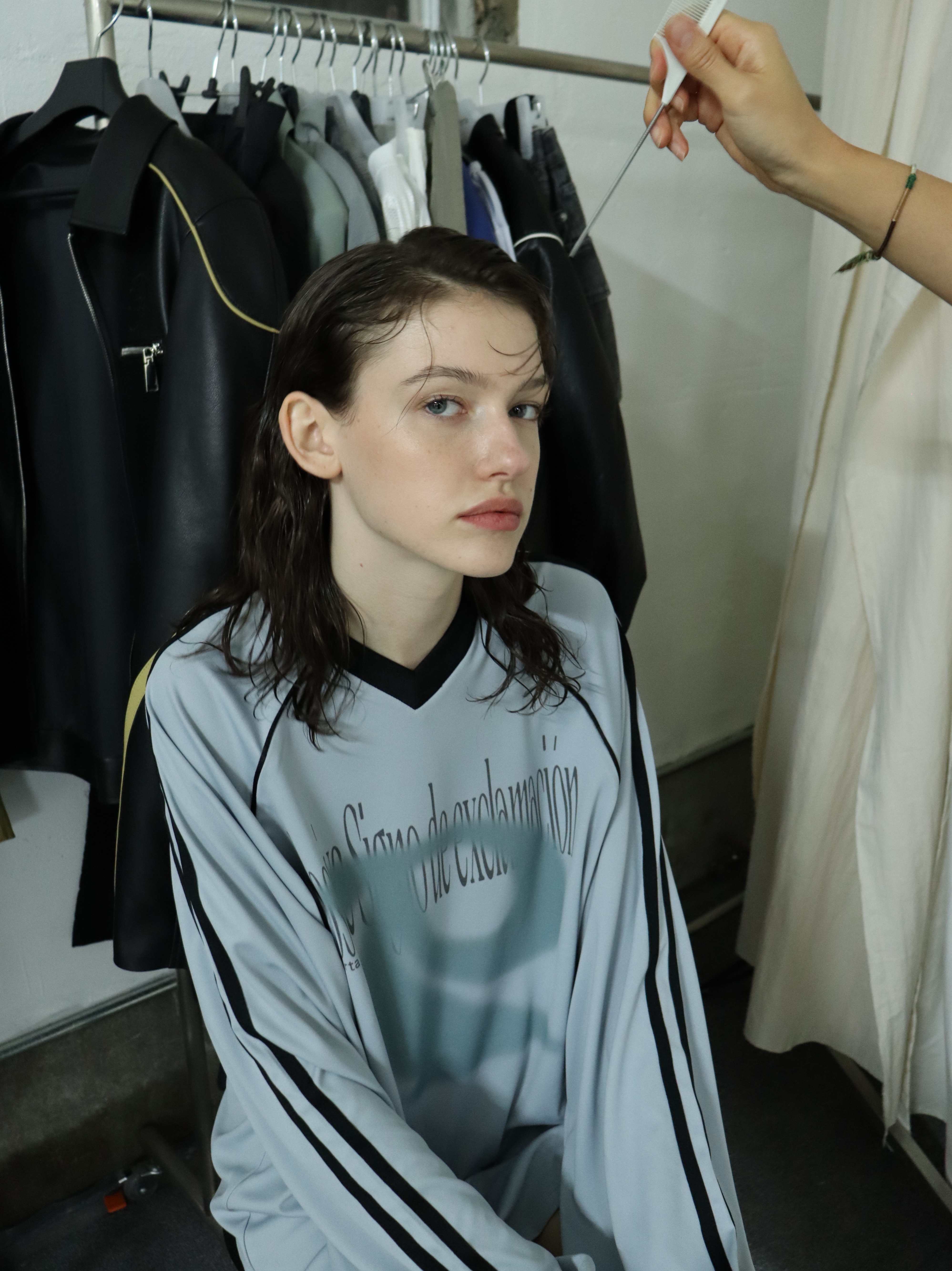 [KREAM 단독] Porta Digital Piping Jersey Top Grey, Porta Digital Piping Jersey Top Black 착용 스타일