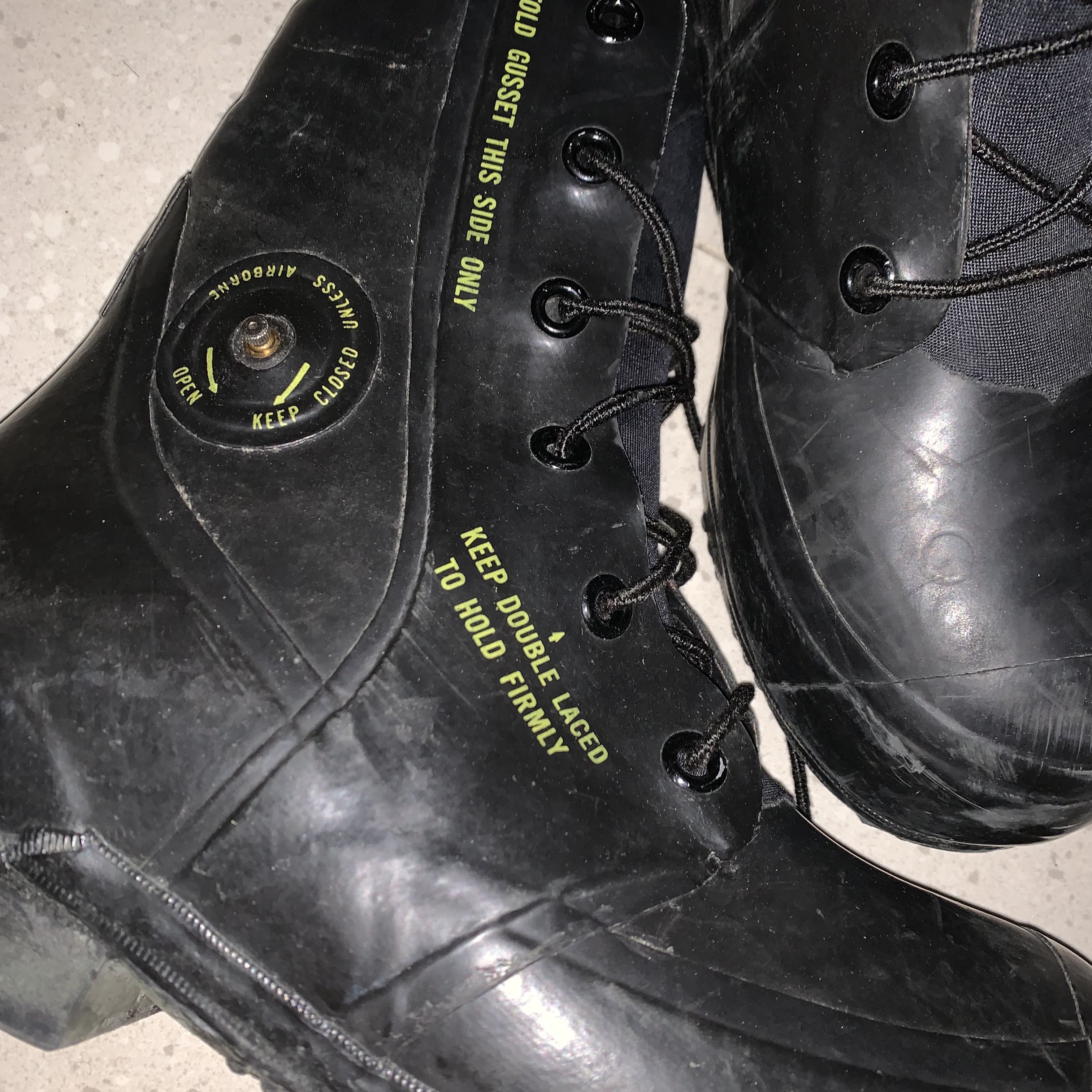 Kapital 13 oz. Denim Damaged Kountry Embroidery 2Way Apron Indigo (Processing) 착용 스타일 - 5