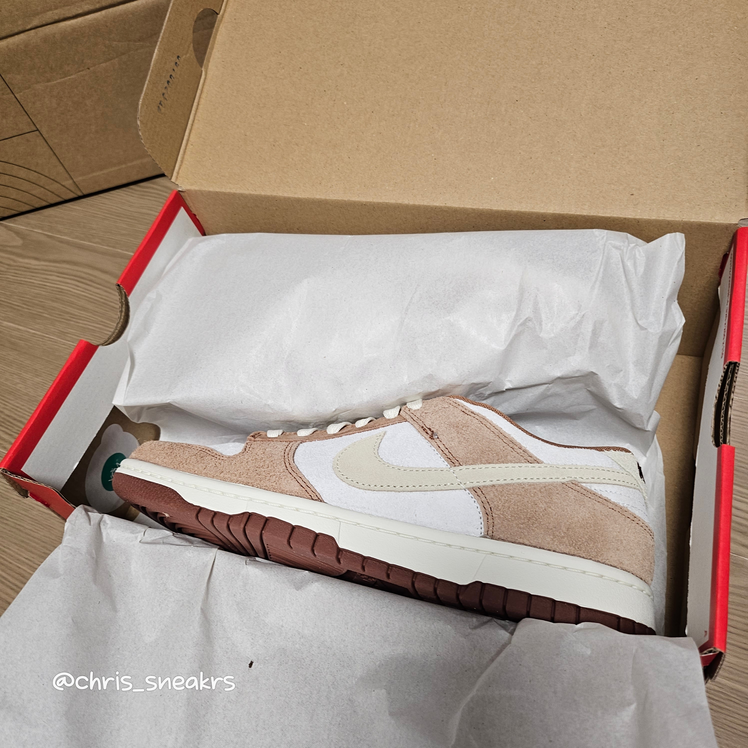 Nike Dunk Low Pro Premium Medium Curry 착용 스타일 - 2