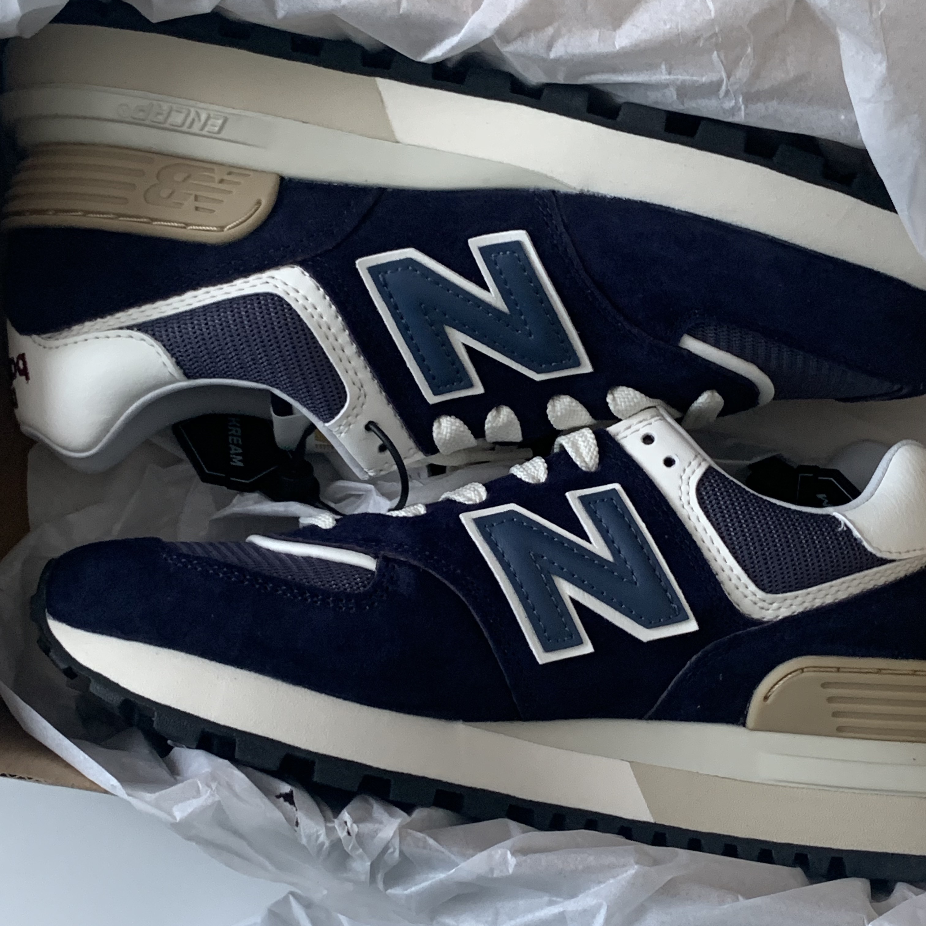 New Balance 574 Legacy Navy 착용 스타일