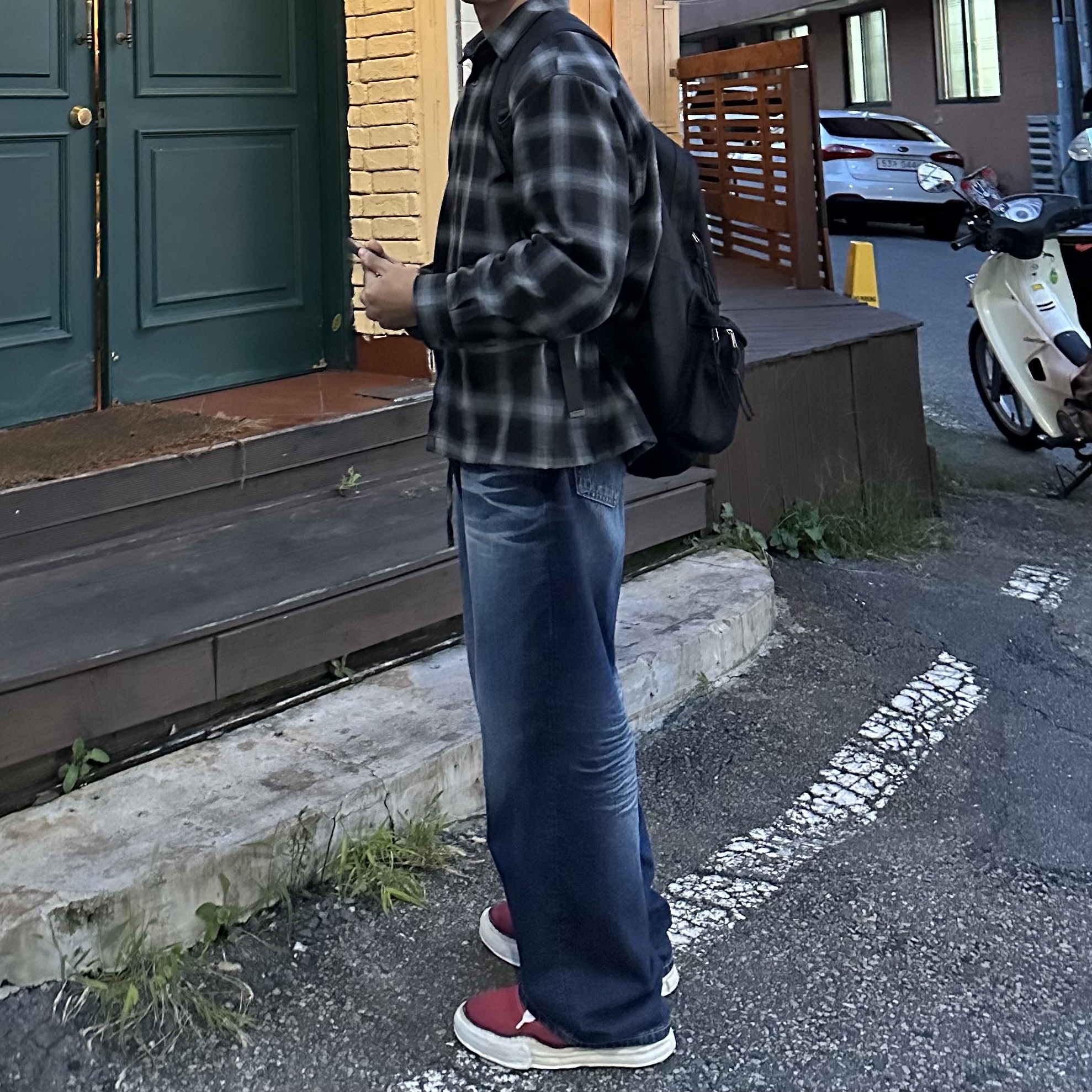Maison Mihara Yasuhiro Baker OG DE Sole Canvas Low-top Sneakers Red 착용 스타일