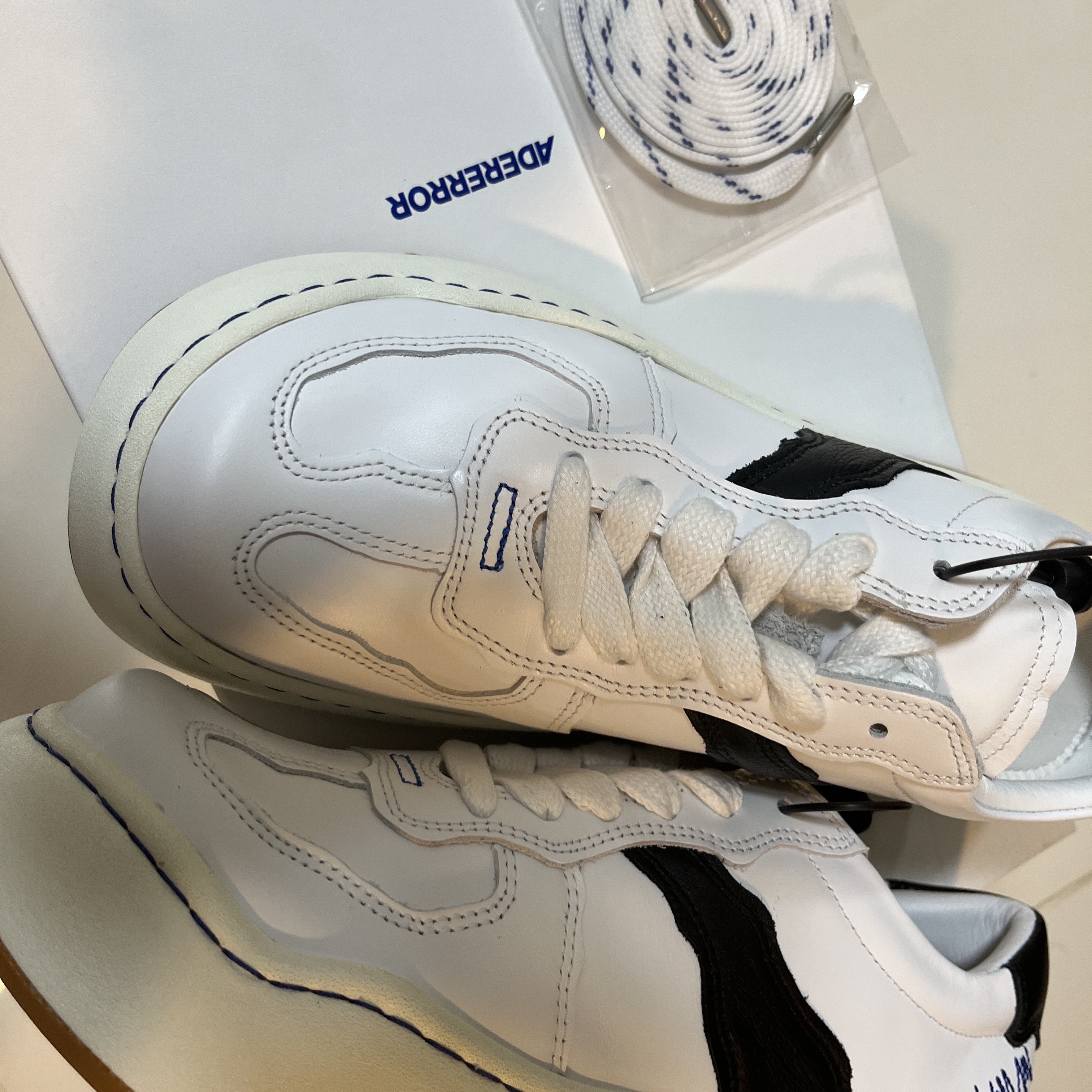 Ader Error Log; Baus White 착용 스타일