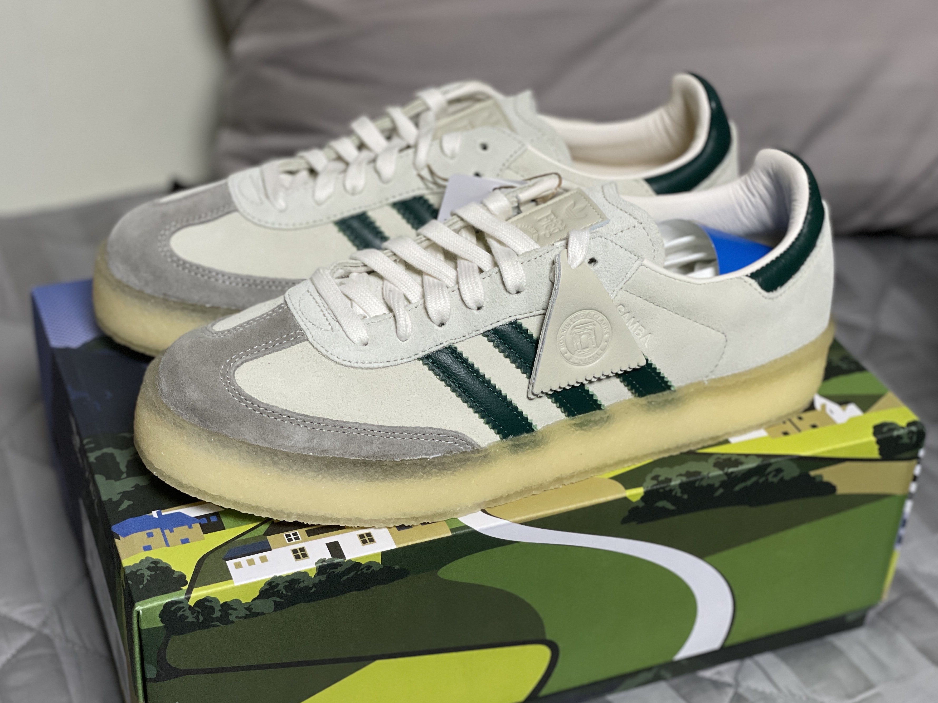 Adidas x Clarks x Ronnie Fieg 8th Street Samba Chalk White Green 착용 스타일 - 1