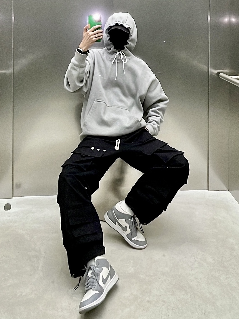 Supreme Repeat Stitch Anorak Black - 23SS, Stussy World Tour Crew Ash Heather 2022 착용 스타일 - 4